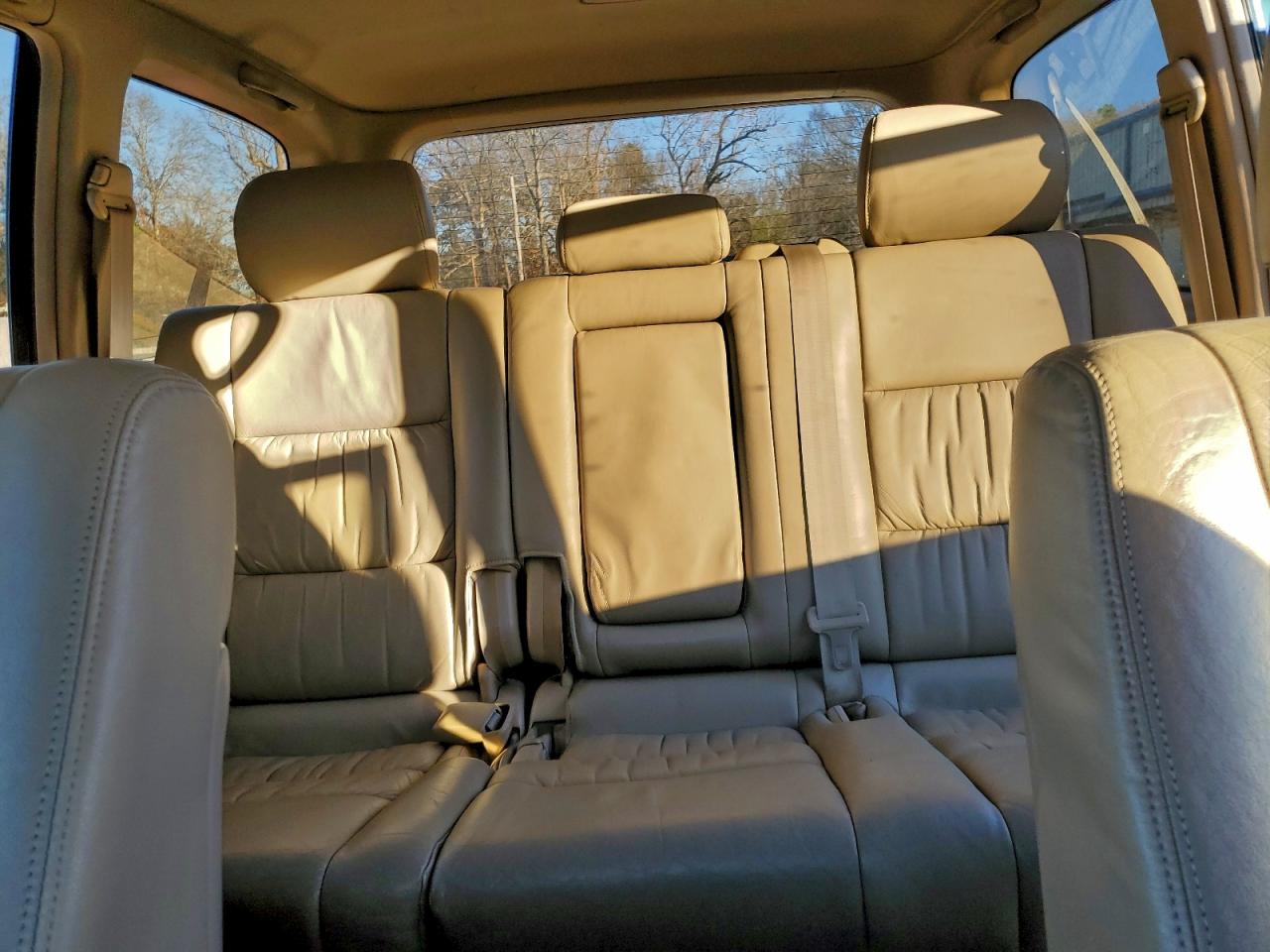 1998 Toyota Land Cruiser White vin: JT3HT05J4W0016341