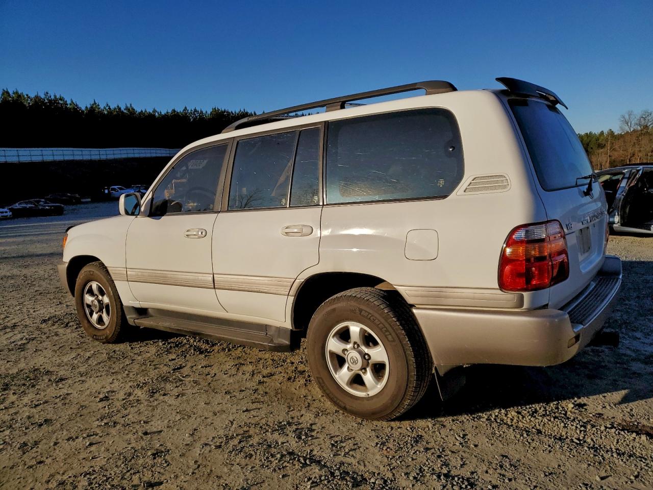 1998 Toyota Land Cruiser White vin: JT3HT05J4W0016341