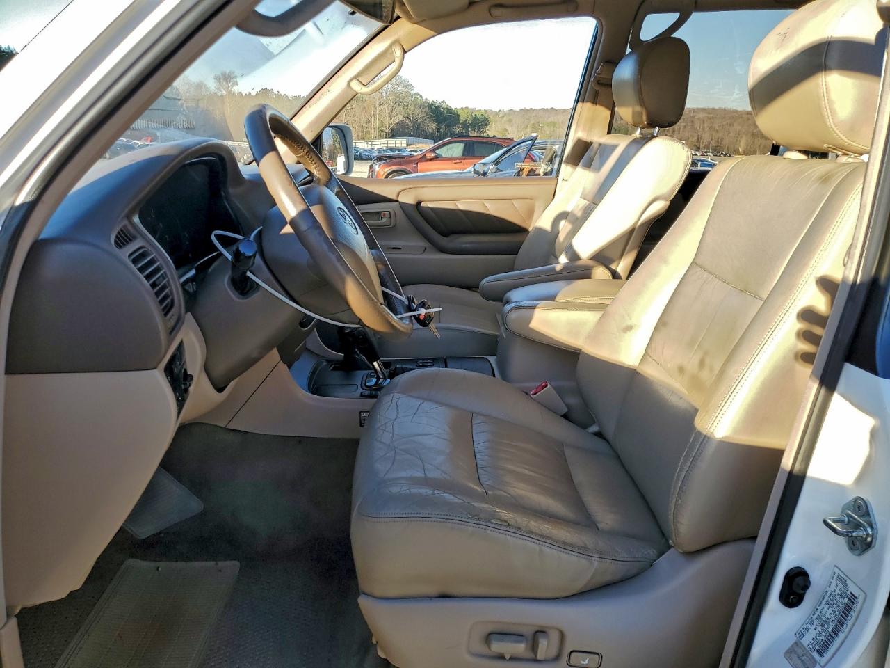 1998 Toyota Land Cruiser White vin: JT3HT05J4W0016341