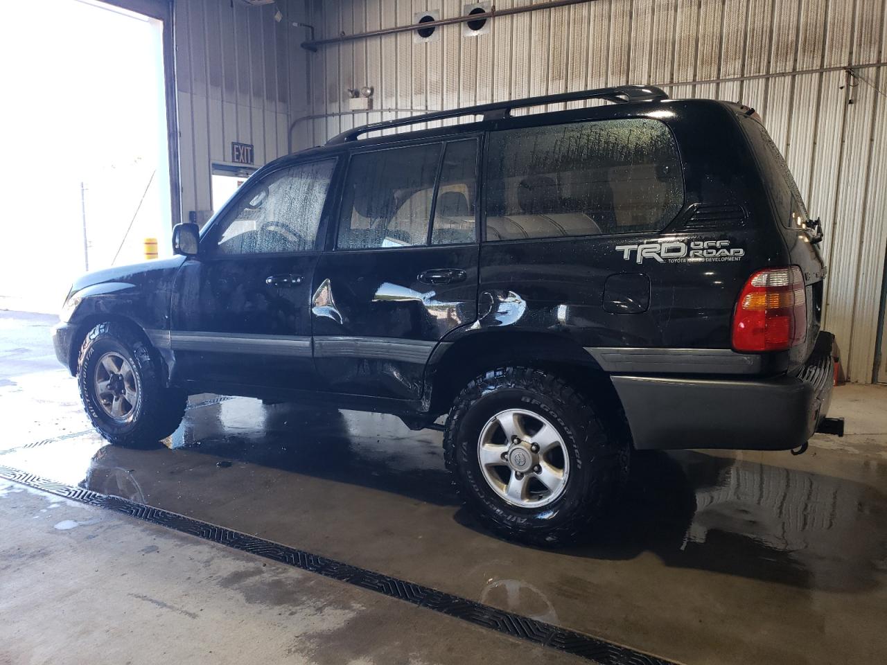 1998 Toyota Land Cruiser Black vin: JT3HT05J4W0018400