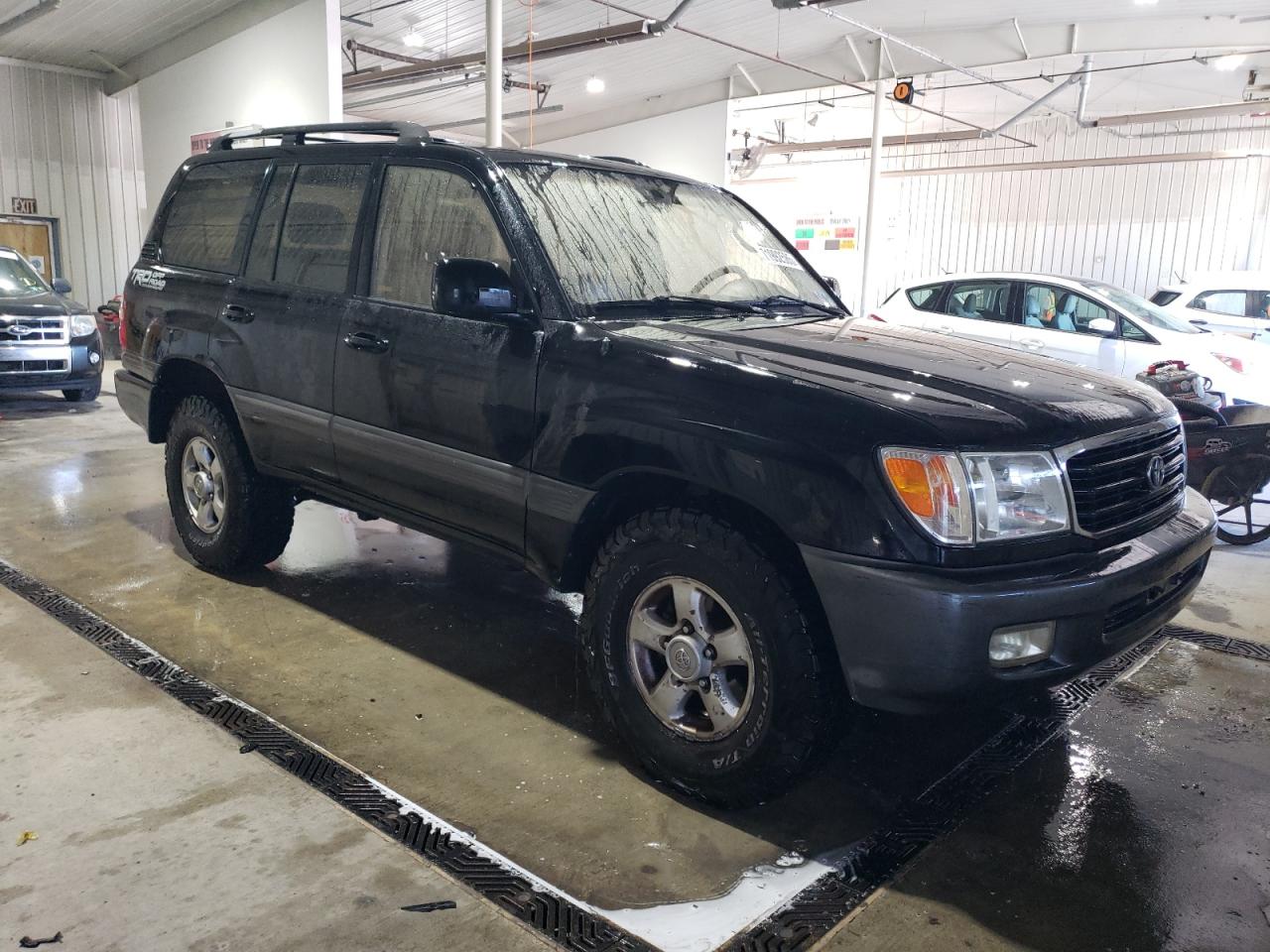 1998 Toyota Land Cruiser Black vin: JT3HT05J4W0018400