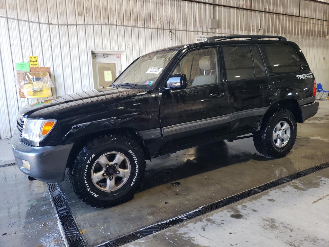 1998 Toyota Land Cruiser Black vin: JT3HT05J4W0018400