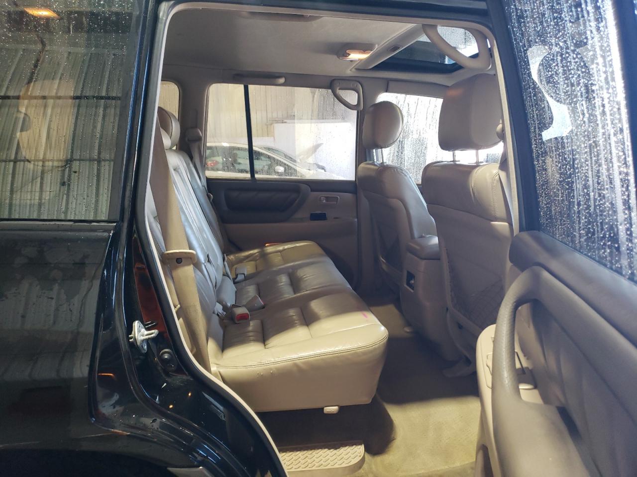 1998 Toyota Land Cruiser Black vin: JT3HT05J4W0018400