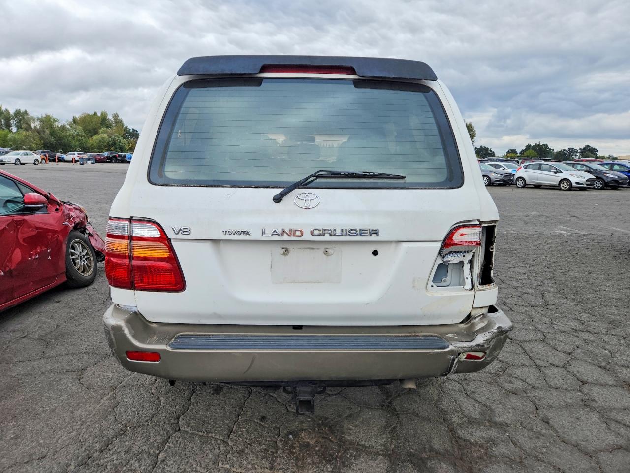 2000 Toyota Landcruser White vin: JT3HT05J4Y0081225