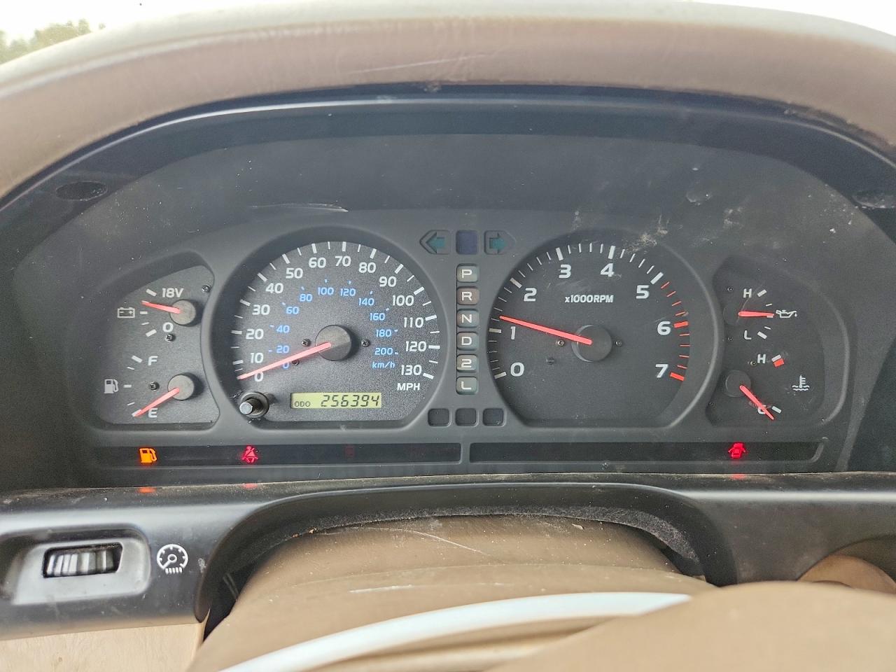 2000 Toyota Landcruser White vin: JT3HT05J4Y0081225