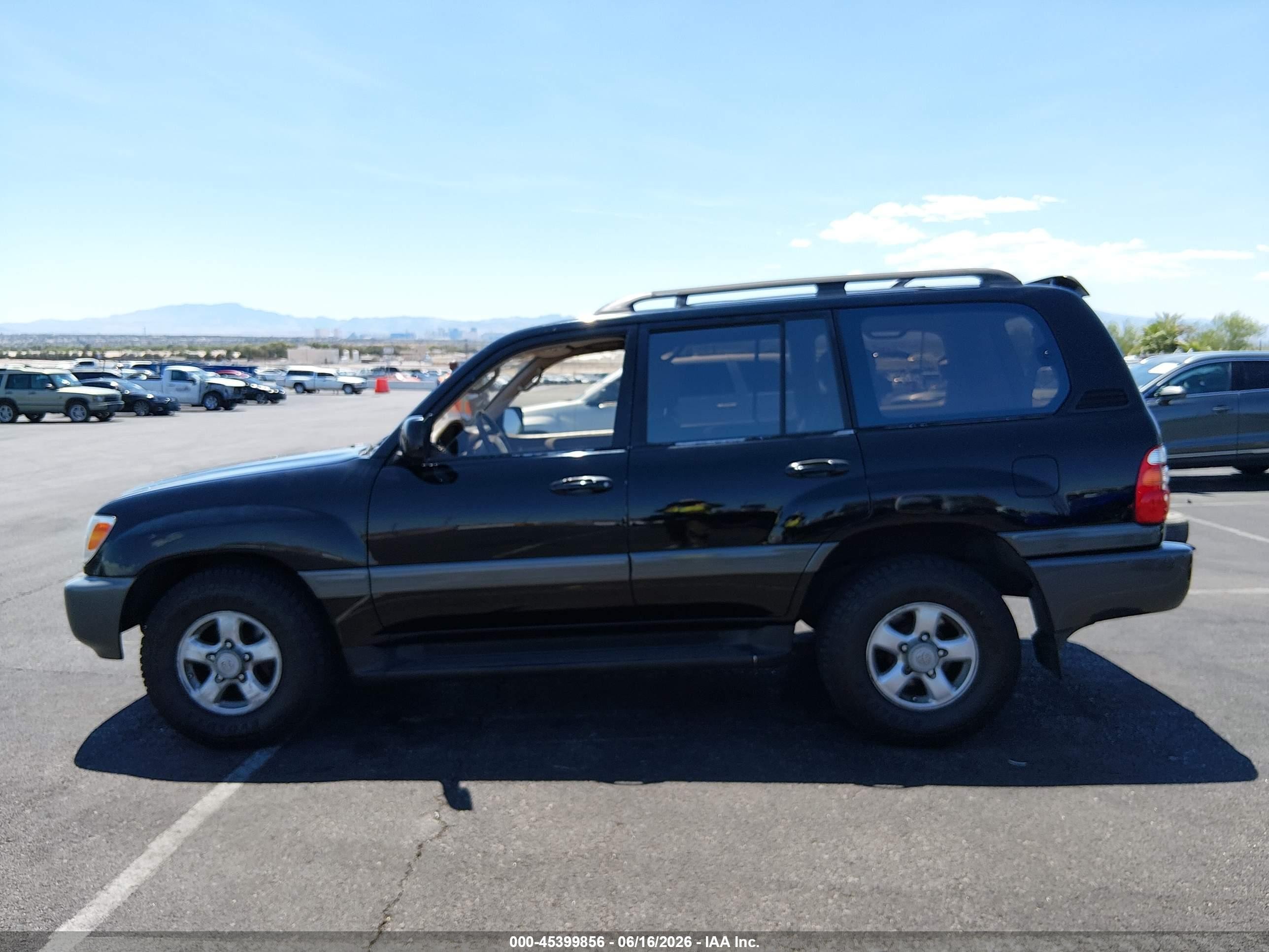 1999 Toyota Land Cruiser   Black vin: JT3HT05J5X0044456