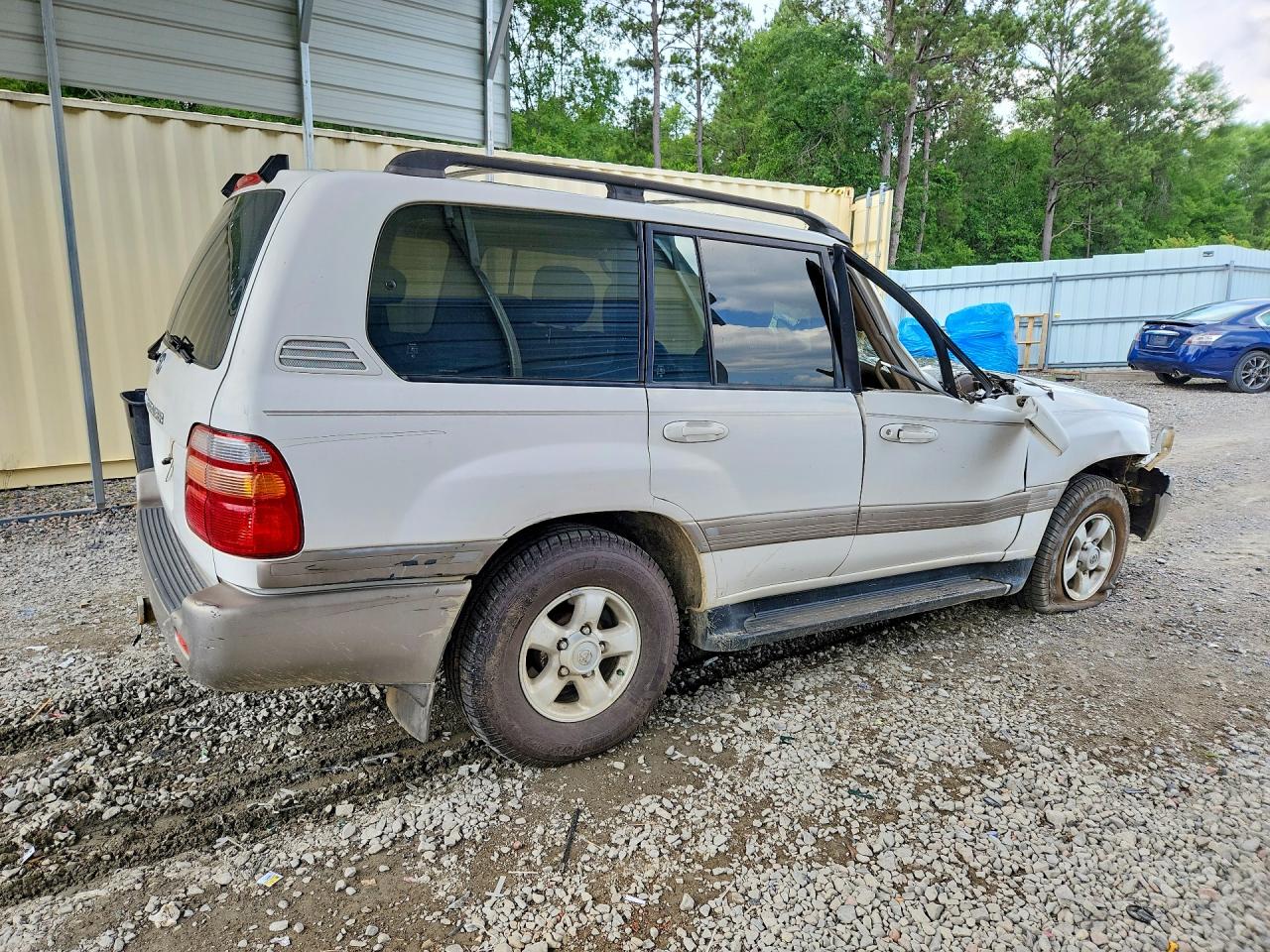 1999 Toyota Land Cruiser Base White vin: JT3HT05J5X0067641