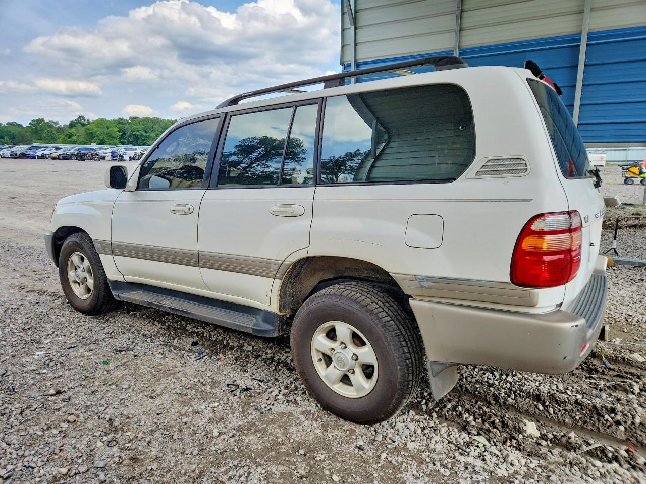 1999 Toyota Land Cruiser Base White vin: JT3HT05J5X0067641