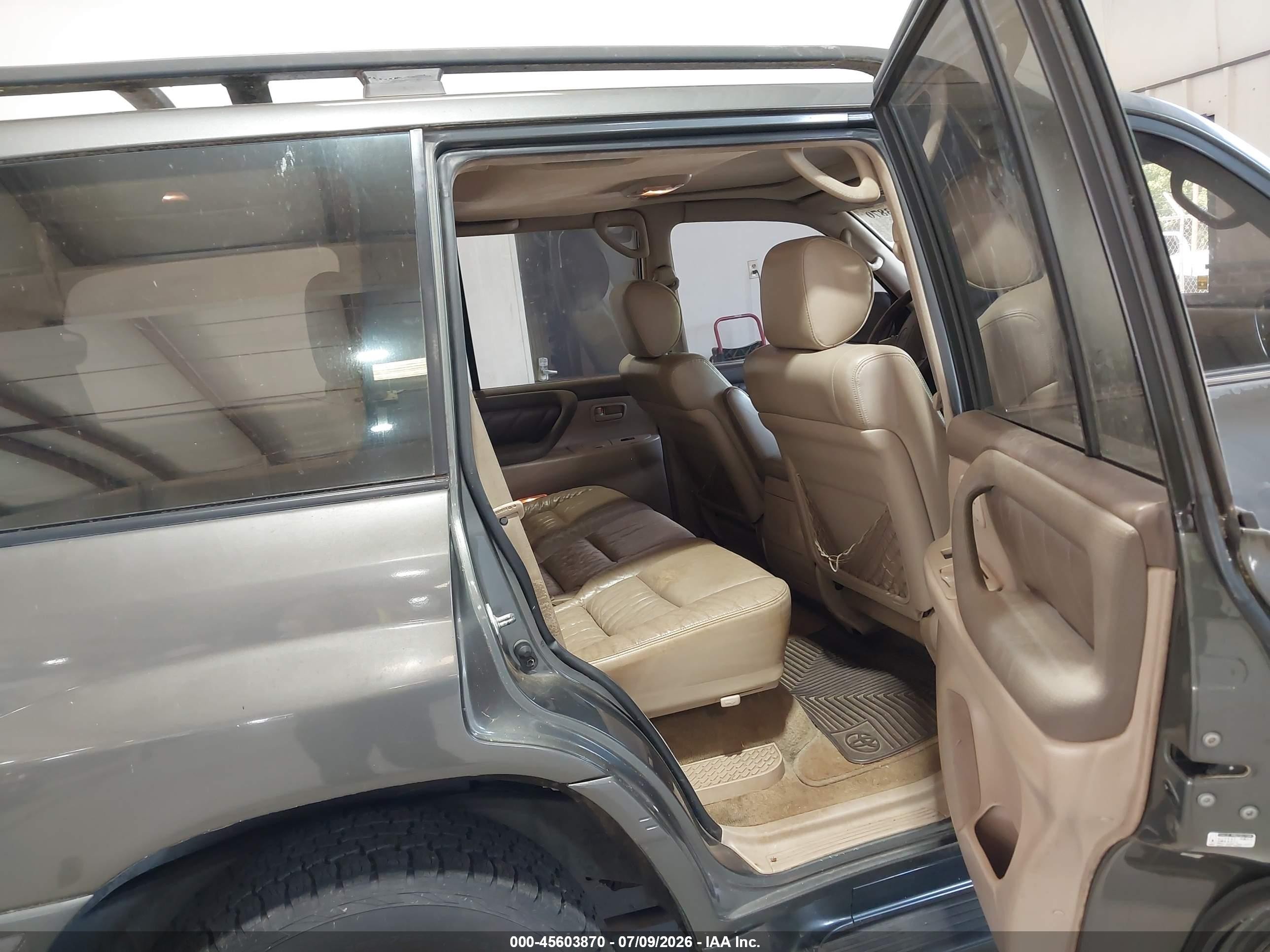 2000 Toyota Land Cruiser Gray vin: JT3HT05J5Y0093285