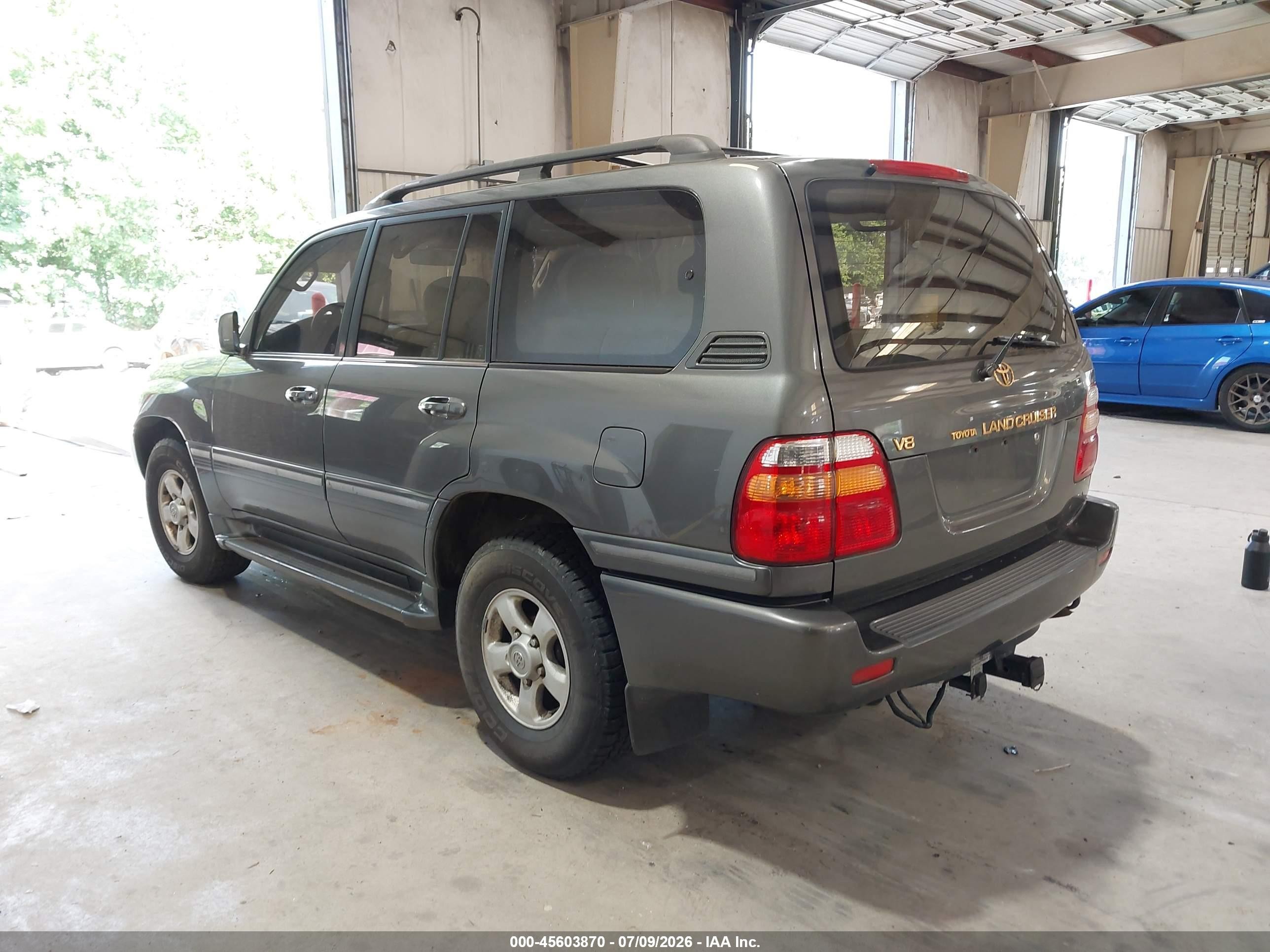 2000 Toyota Land Cruiser Gray vin: JT3HT05J5Y0093285
