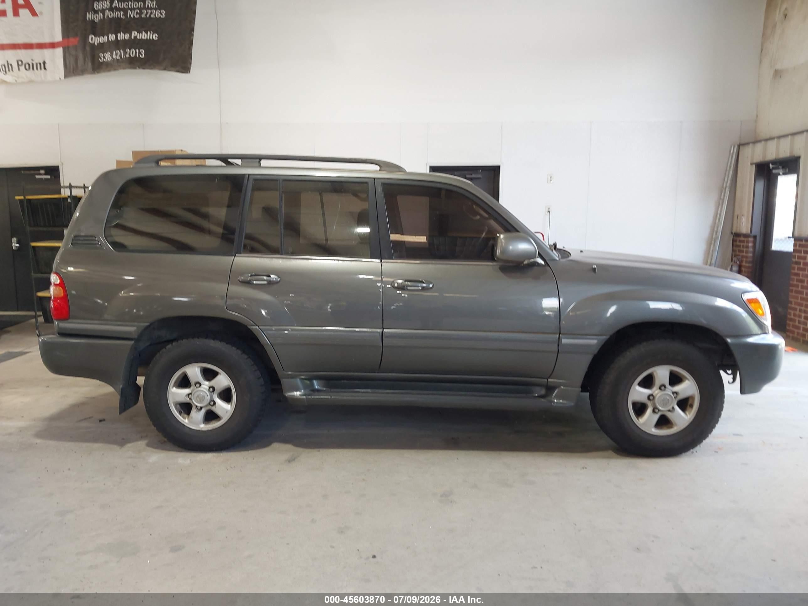 2000 Toyota Land Cruiser Gray vin: JT3HT05J5Y0093285