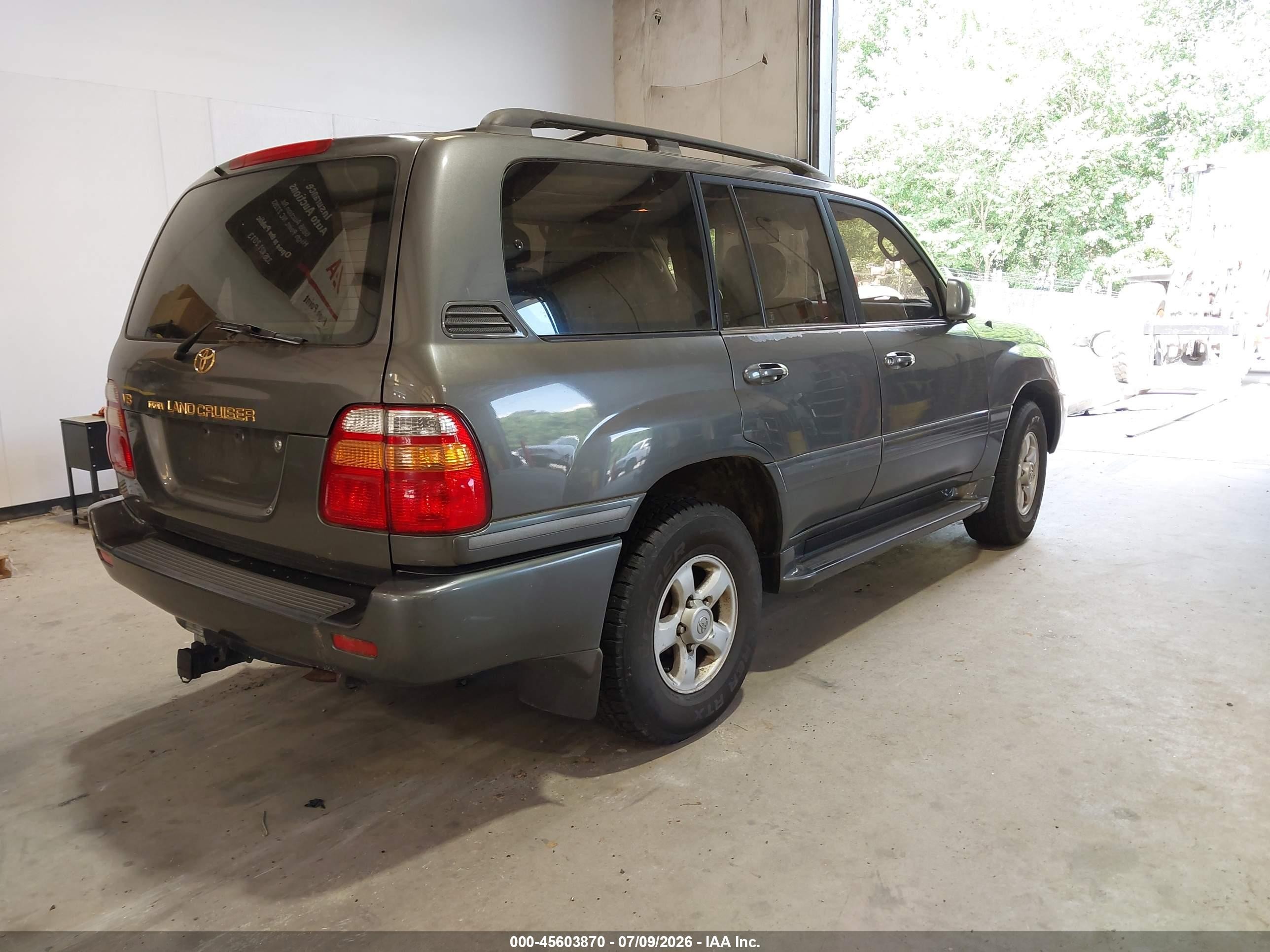 2000 Toyota Land Cruiser Gray vin: JT3HT05J5Y0093285