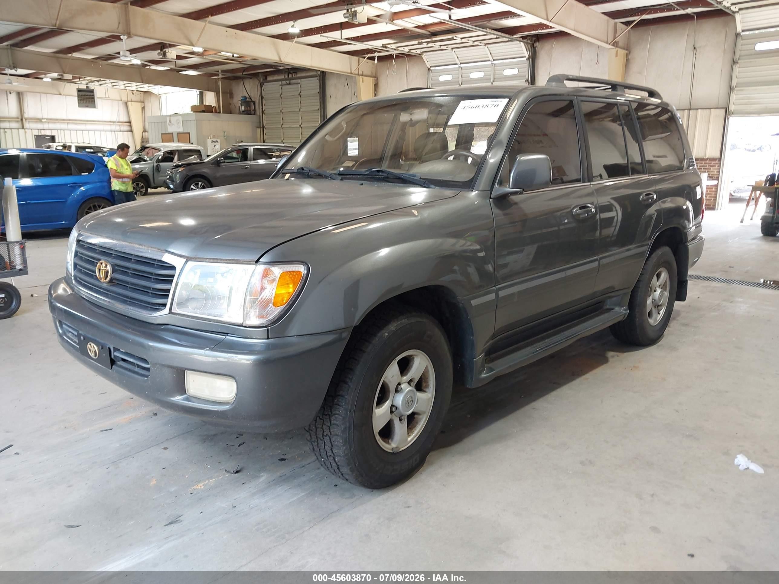 2000 Toyota Land Cruiser Gray vin: JT3HT05J5Y0093285