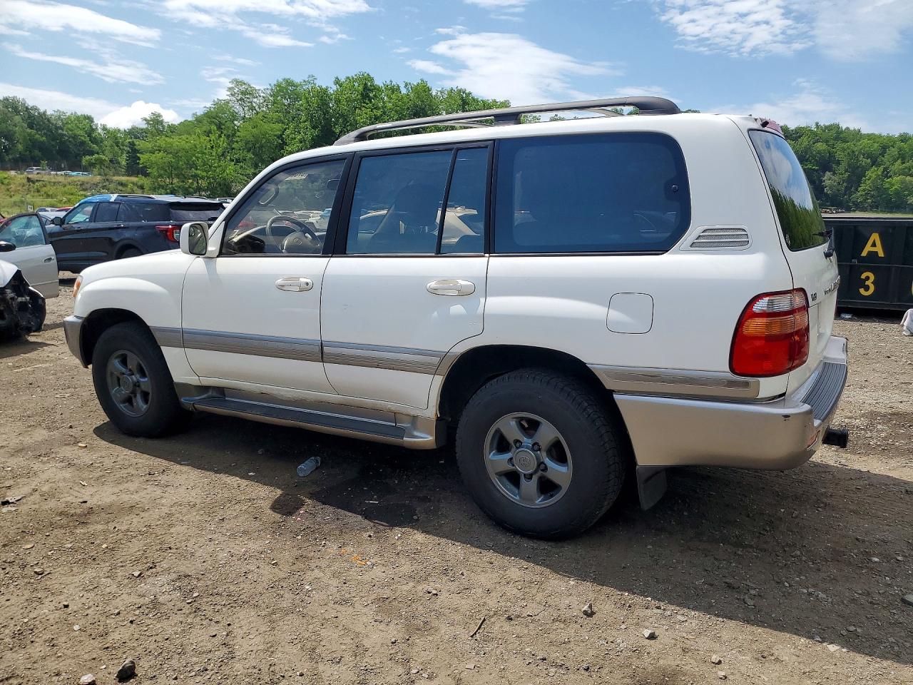 2000 Toyota Land Cruiser Base White vin: JT3HT05J5Y0112045