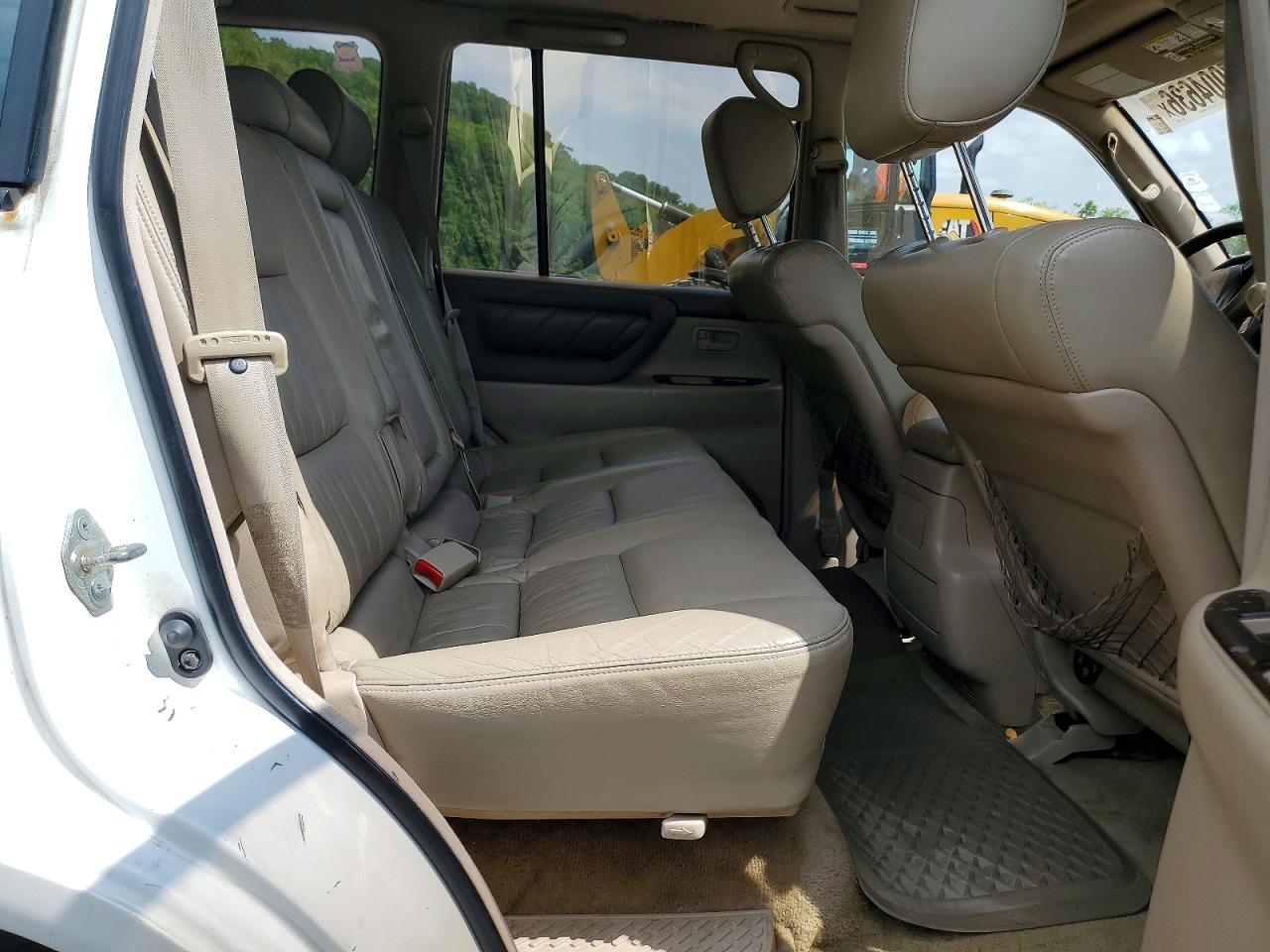 2000 Toyota Land Cruiser Base White vin: JT3HT05J5Y0112045