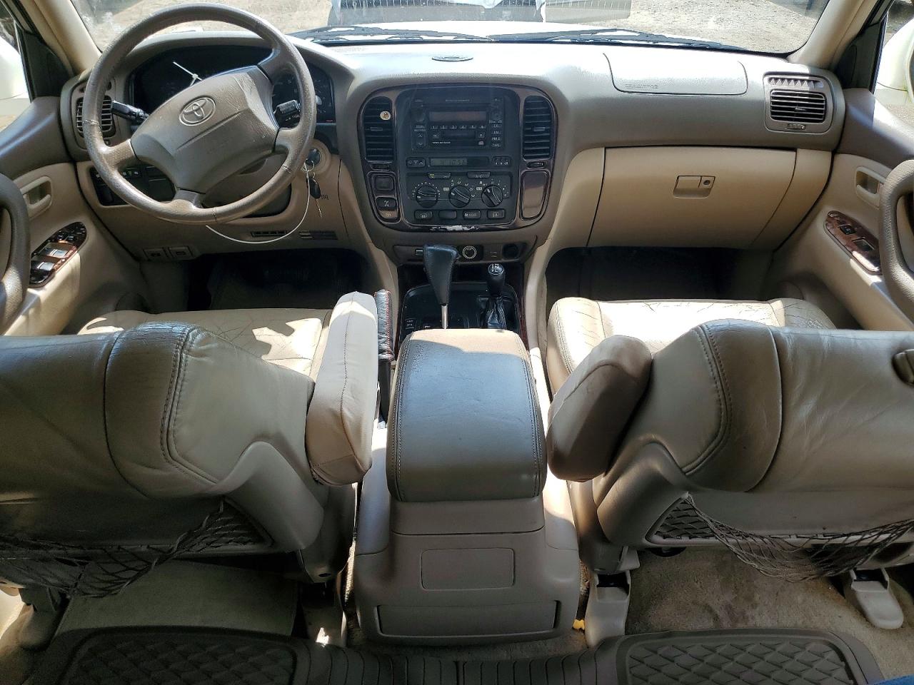 2000 Toyota Land Cruiser Base White vin: JT3HT05J5Y0112045