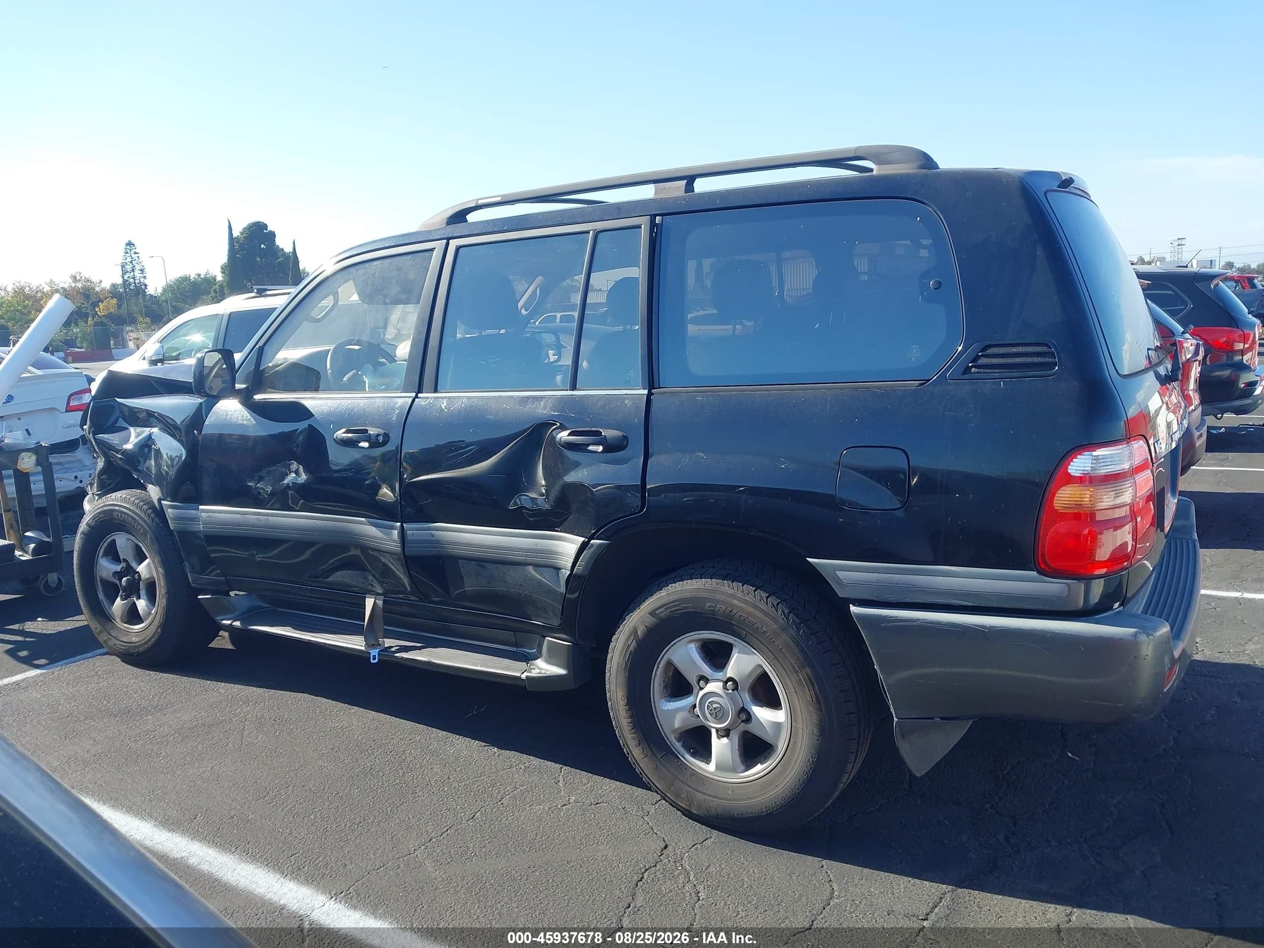 2000 Toyota Land Cruiser   Black vin: JT3HT05J5Y0116757