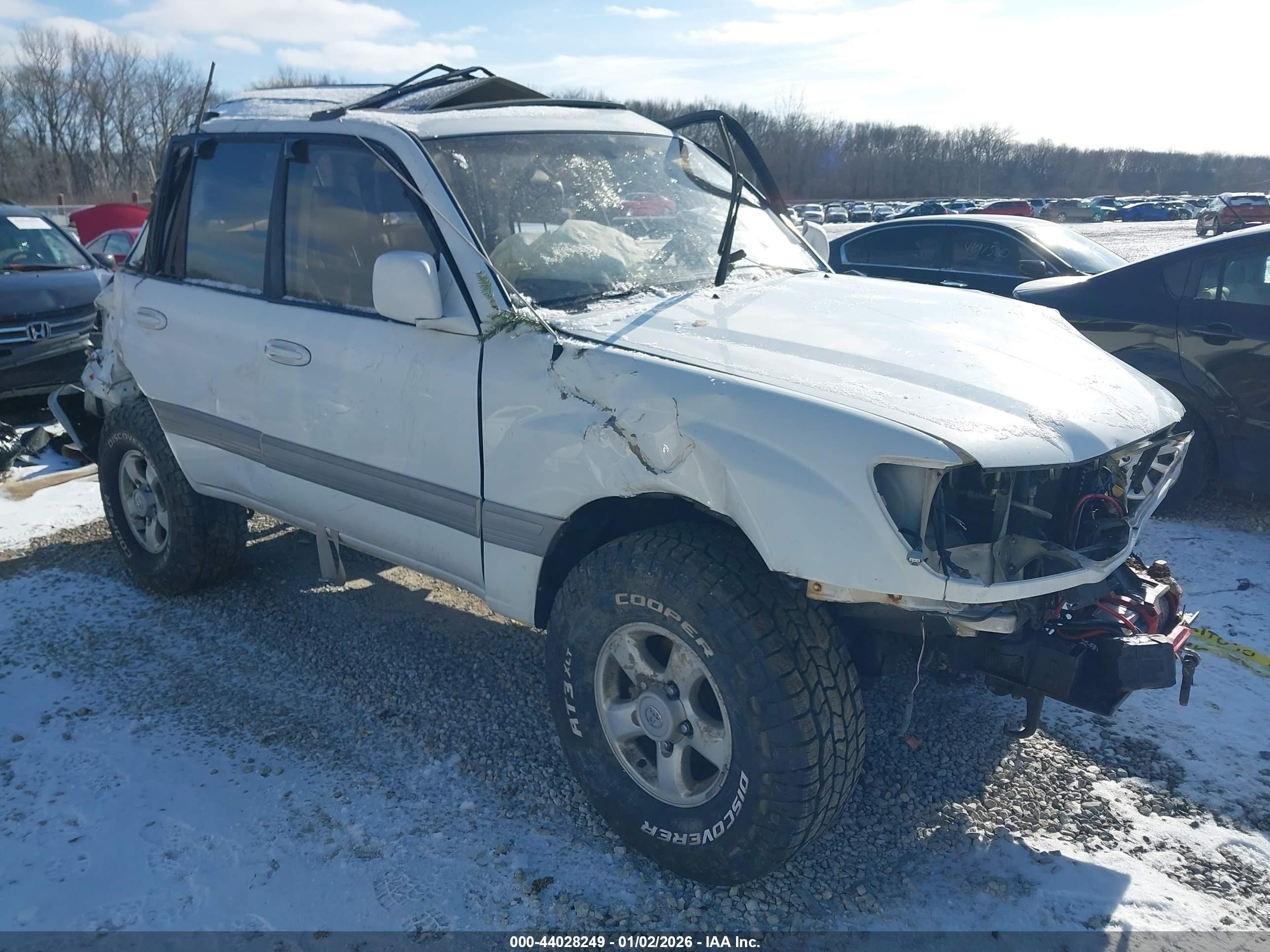 1998 Toyota Land Cruiser   White vin: JT3HT05J6W0015207