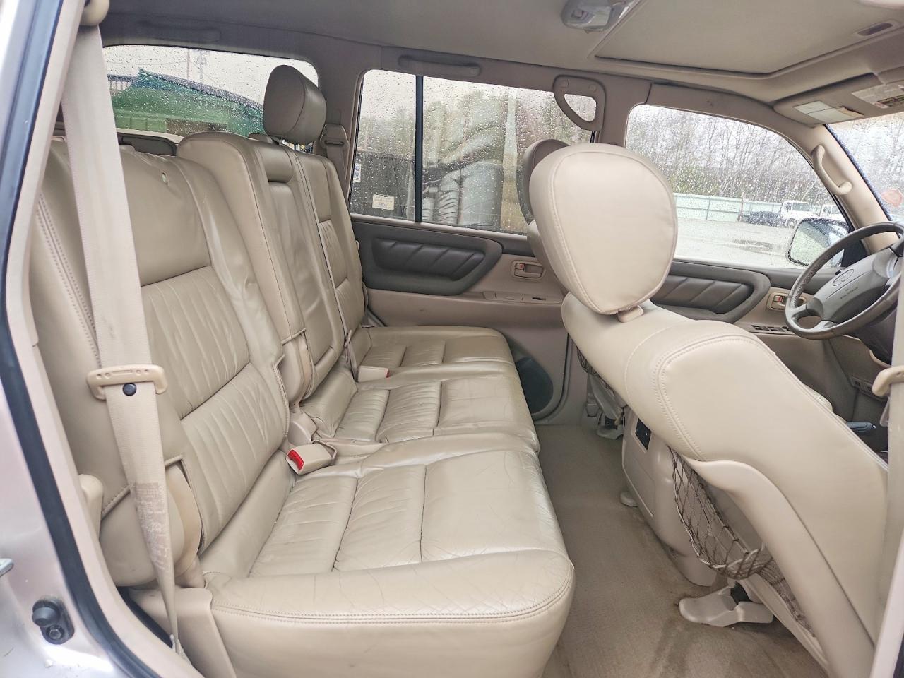 1998 Toyota Land Cruiser Base Silver vin: JT3HT05J6W0020245