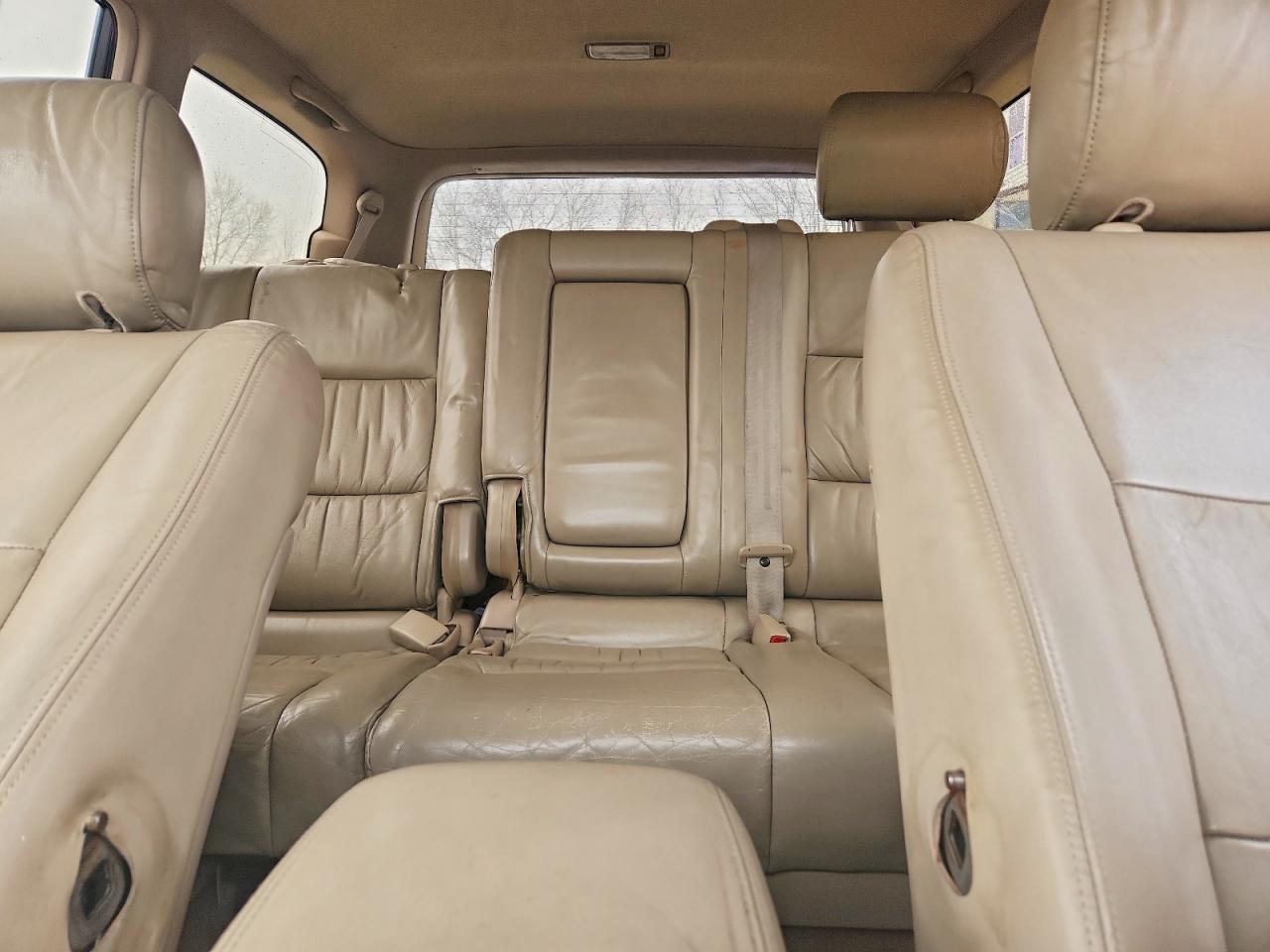 1998 Toyota Land Cruiser Base Silver vin: JT3HT05J6W0020245