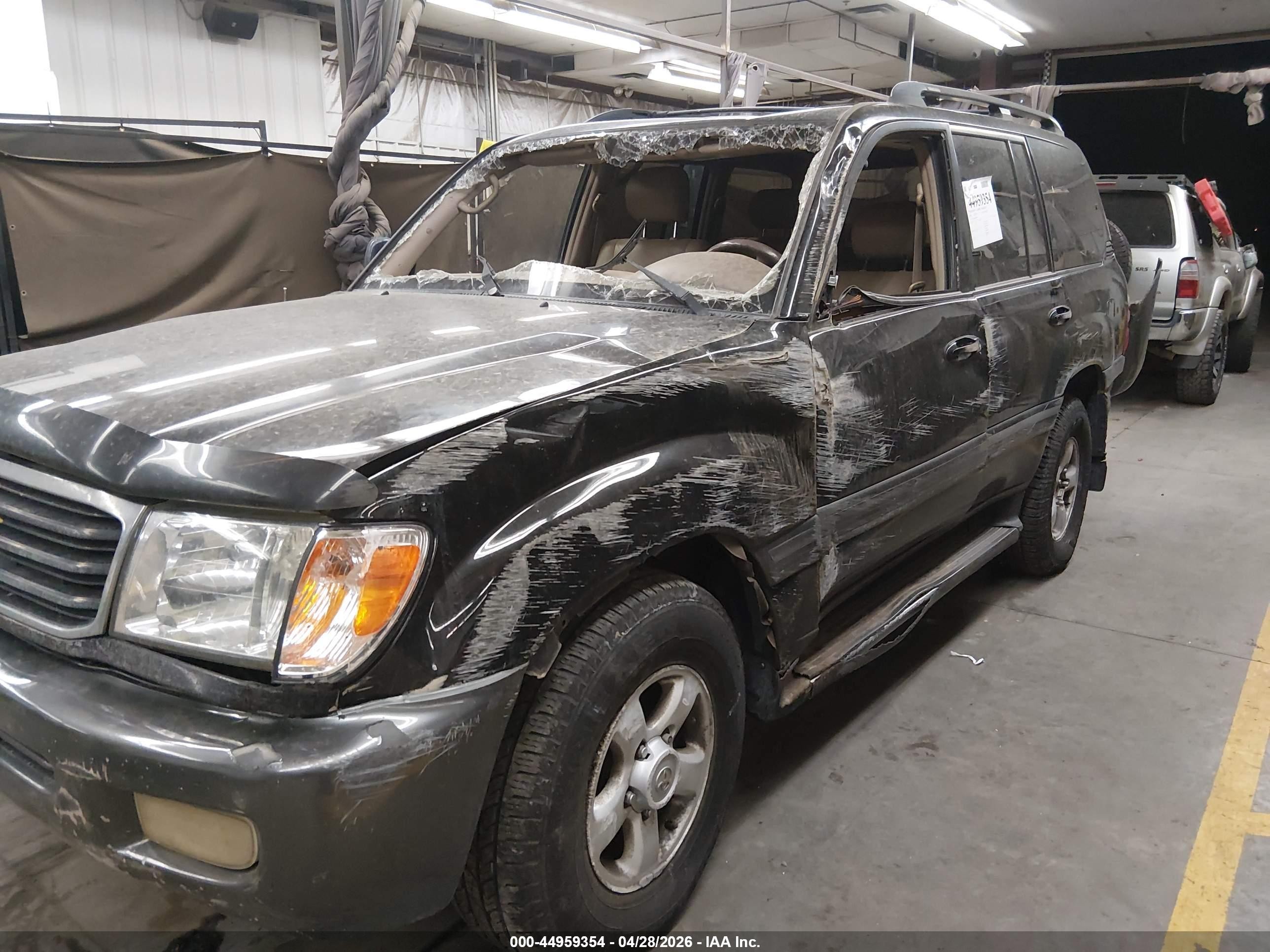 1998 Toyota Land Cruiser   Black vin: JT3HT05J6W0023775