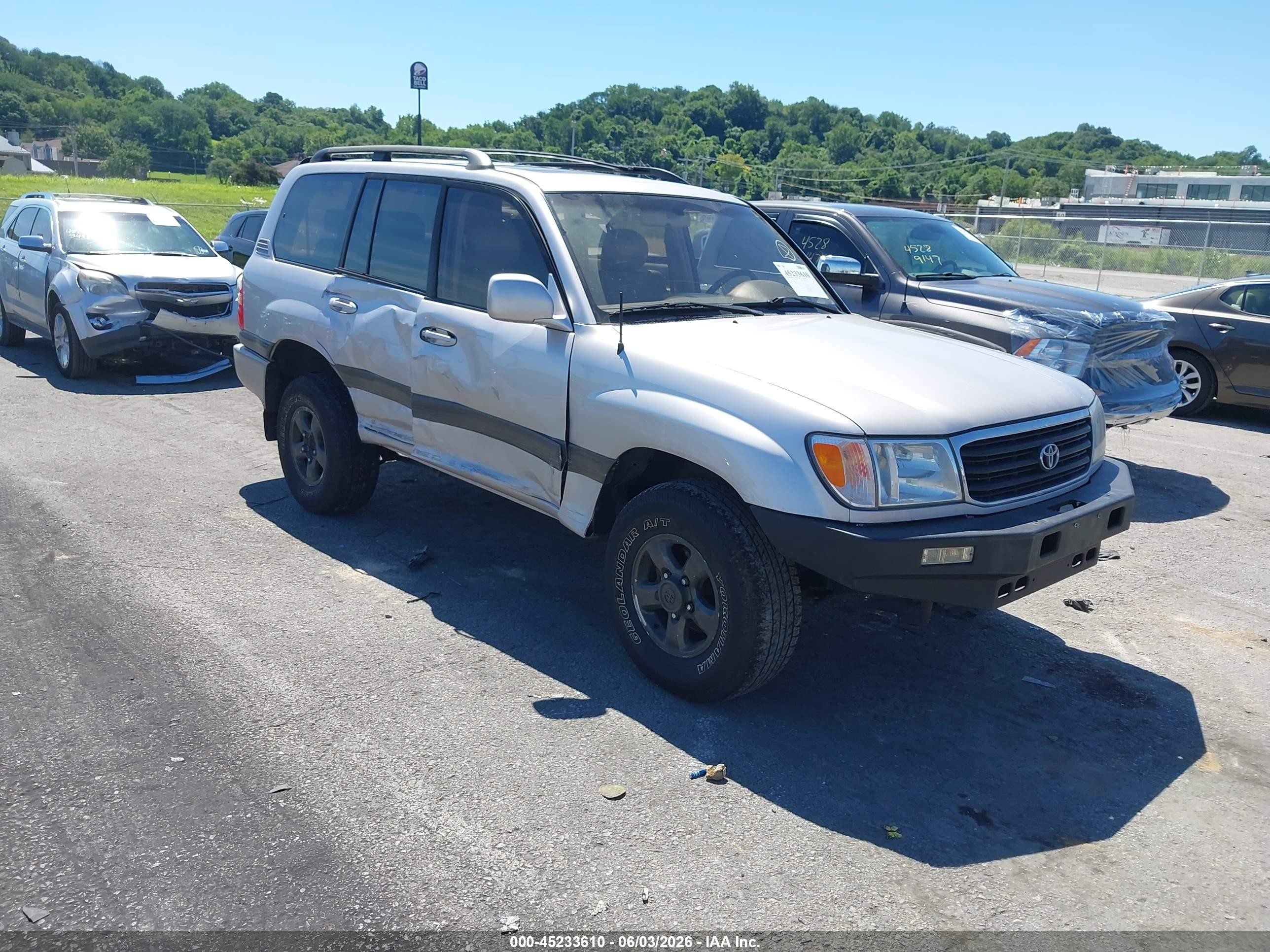 2000 Toyota Land Cruiser   Silver vin: JT3HT05J6Y0086216