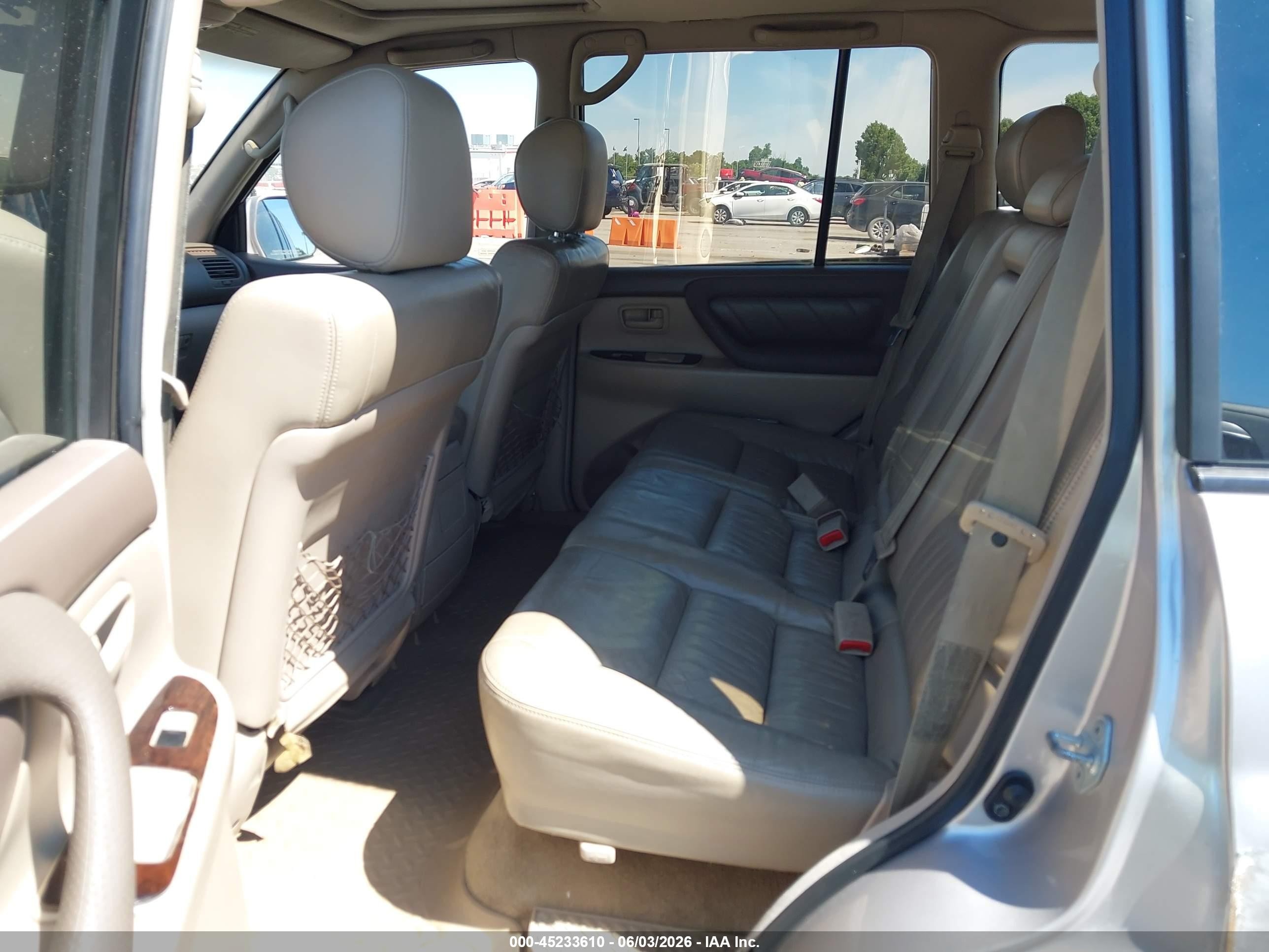 2000 Toyota Land Cruiser   Silver vin: JT3HT05J6Y0086216