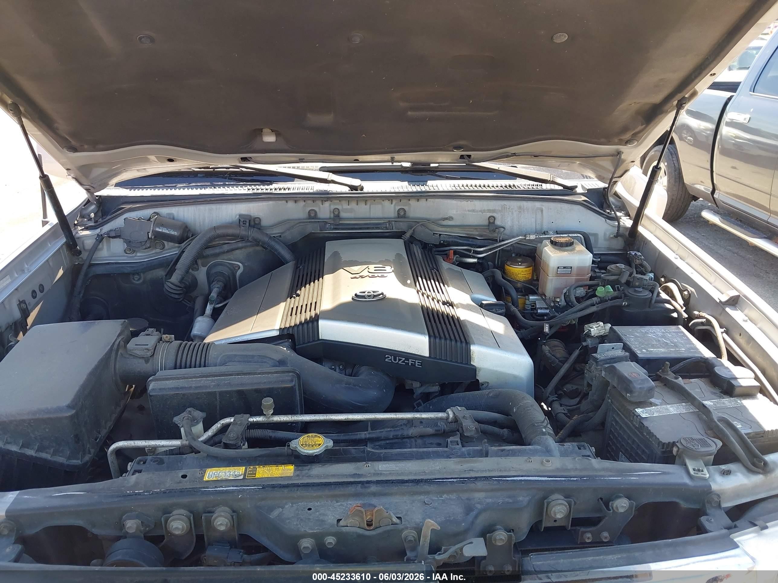 2000 Toyota Land Cruiser   Silver vin: JT3HT05J6Y0086216