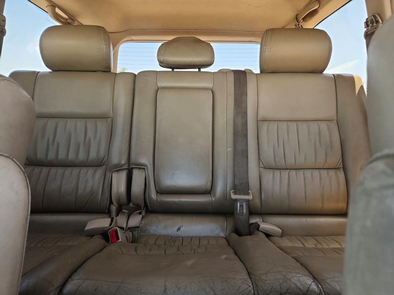 2000 Toyota Land Cruiser Base Cream vin: JT3HT05J7Y0086550