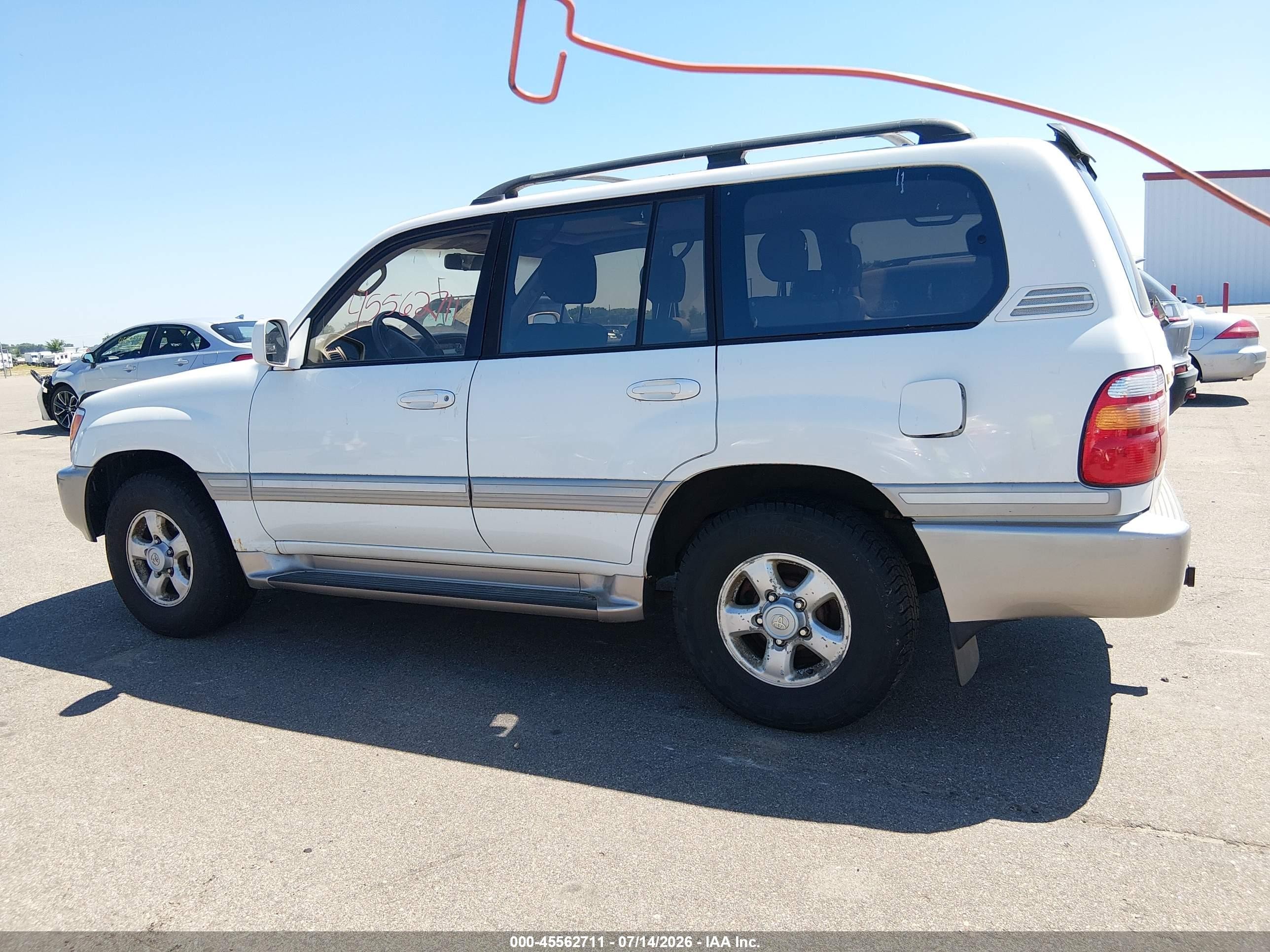 2000 Toyota Land Cruiser   Белый vin: JT3HT05J7Y0102276
