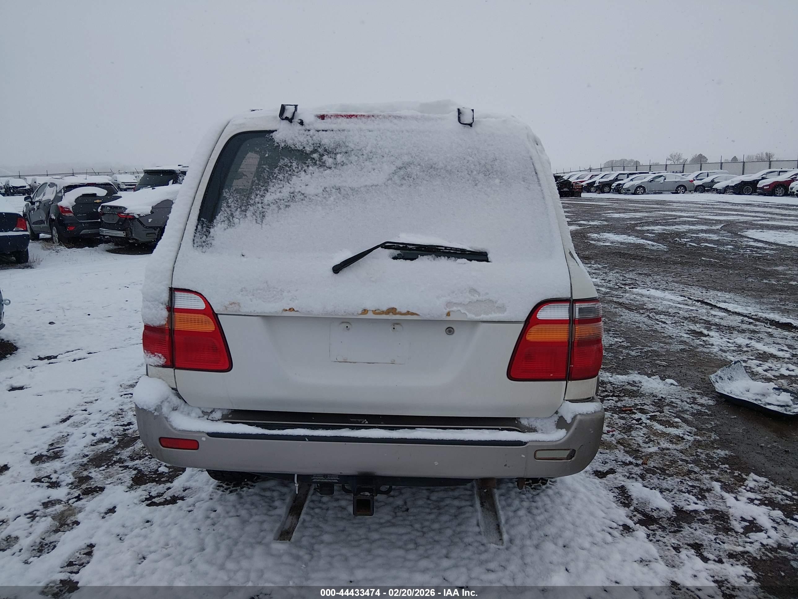 1999 Toyota Land Cruiser   White vin: JT3HT05J8X0052650