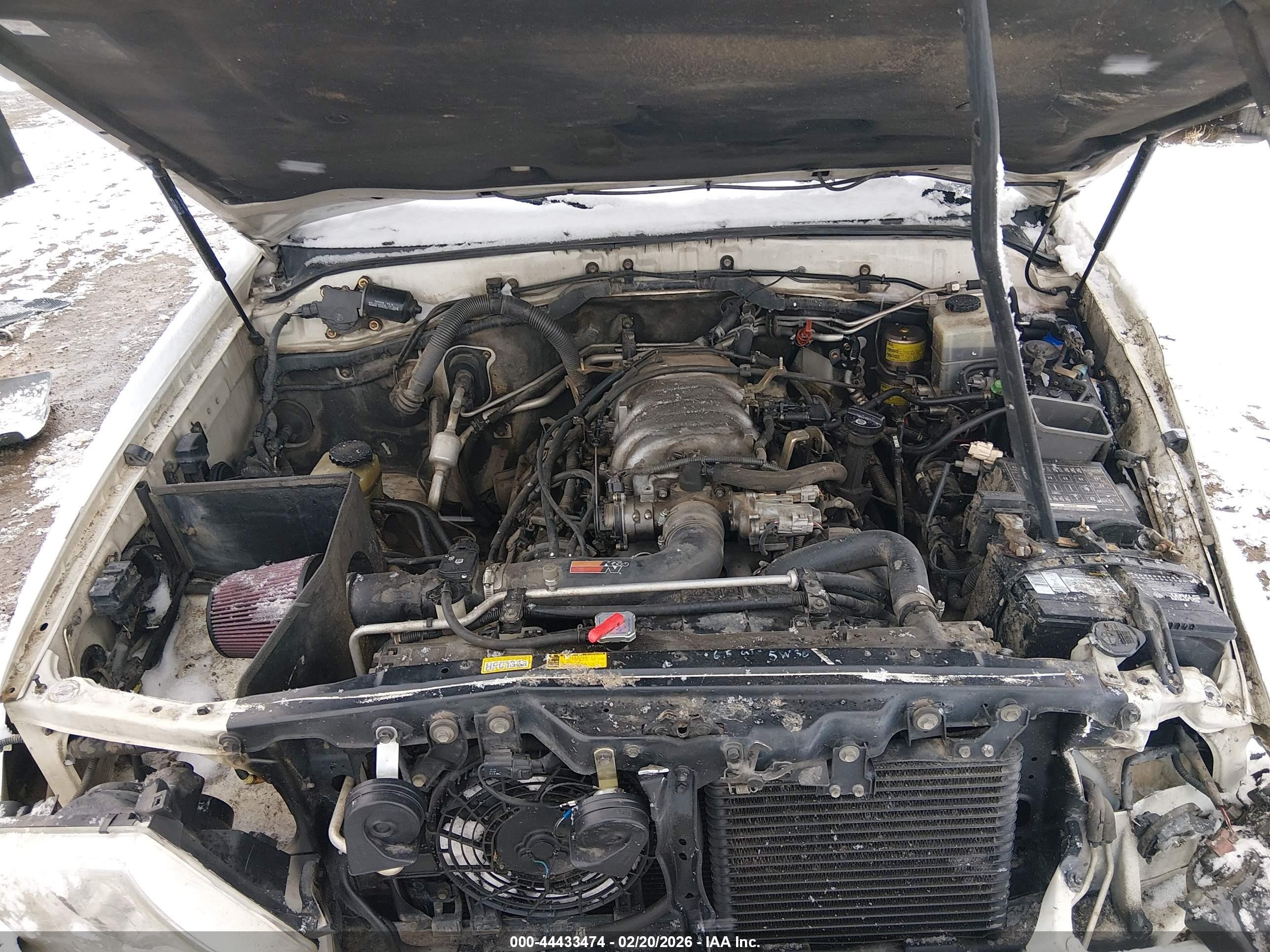 1999 Toyota Land Cruiser   White vin: JT3HT05J8X0052650