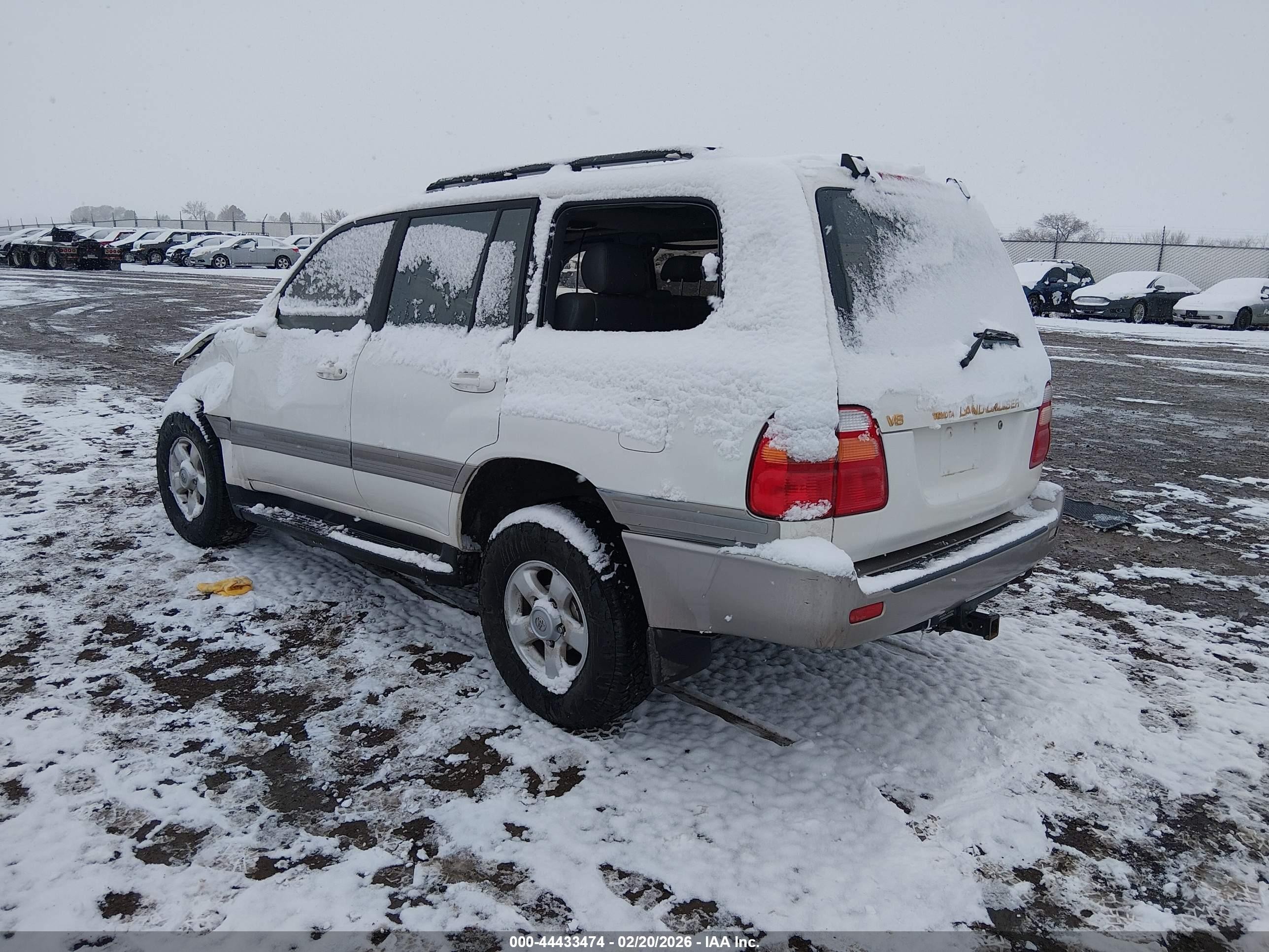 1999 Toyota Land Cruiser   White vin: JT3HT05J8X0052650