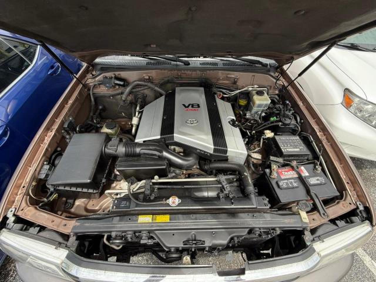 1999 Toyota Land Cruiser    Gold vin: JT3HT05J8X0071781
