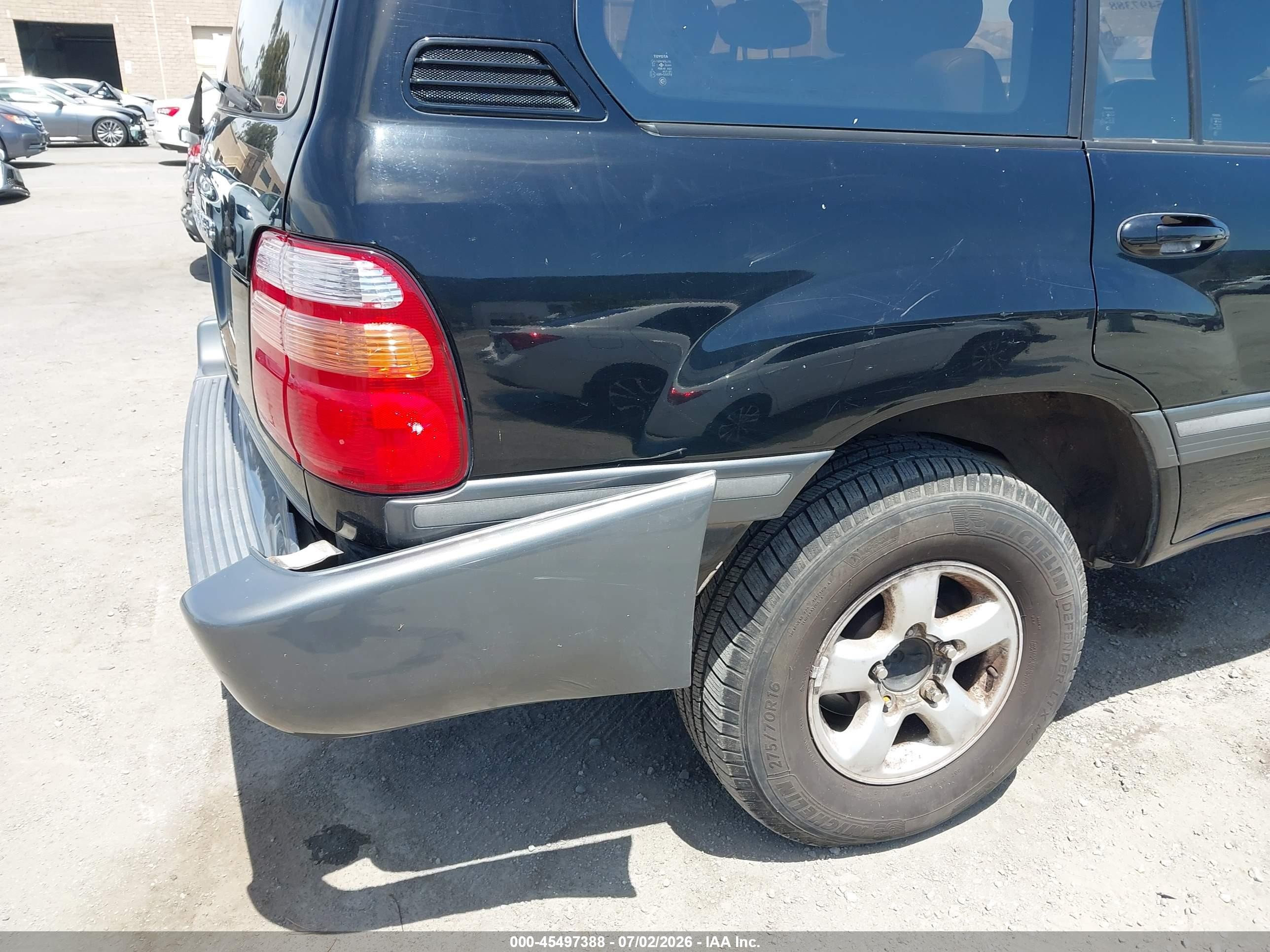 2000 Toyota Land Cruiser   Black vin: JT3HT05J8Y0105431