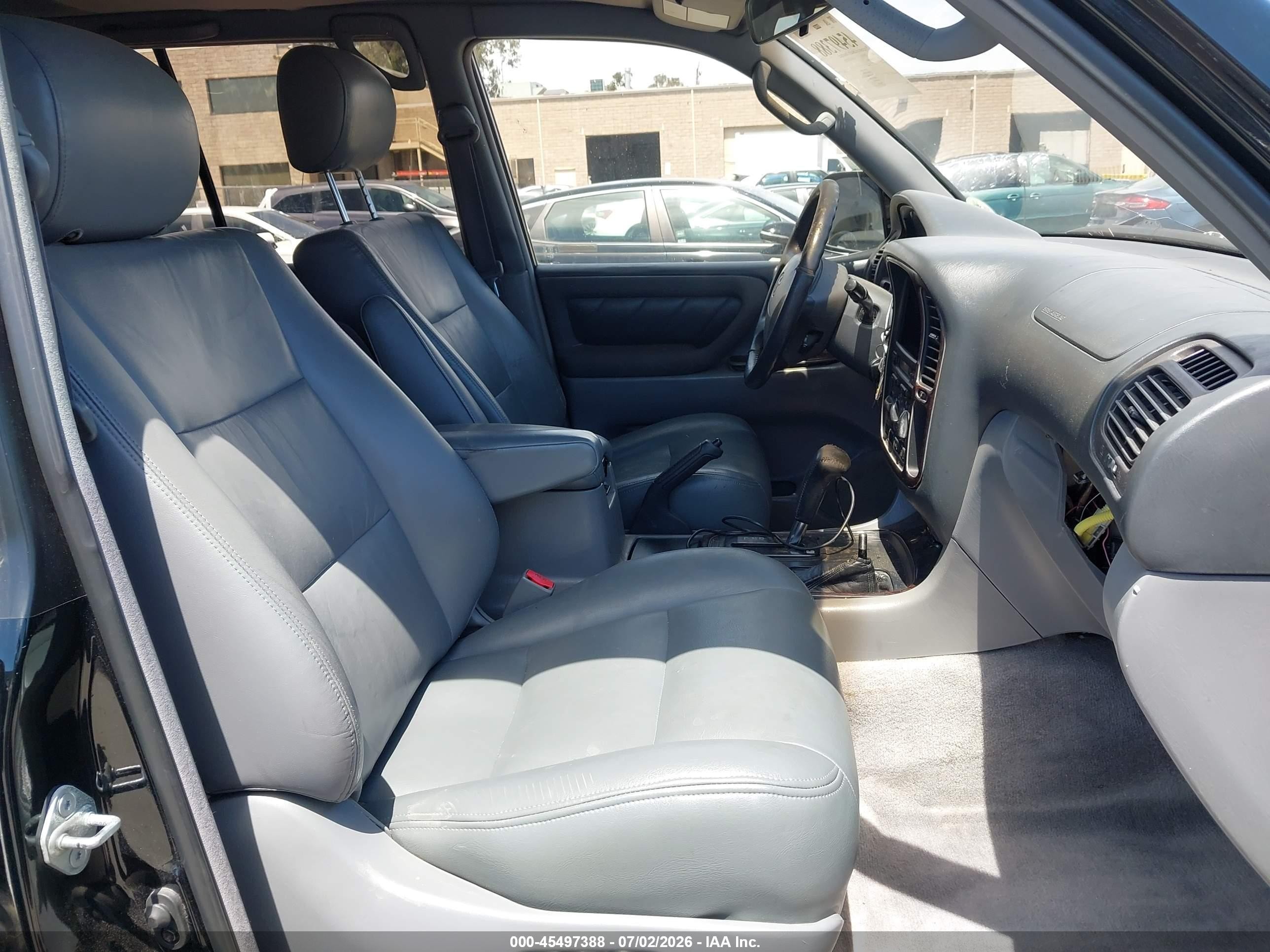 2000 Toyota Land Cruiser   Black vin: JT3HT05J8Y0105431