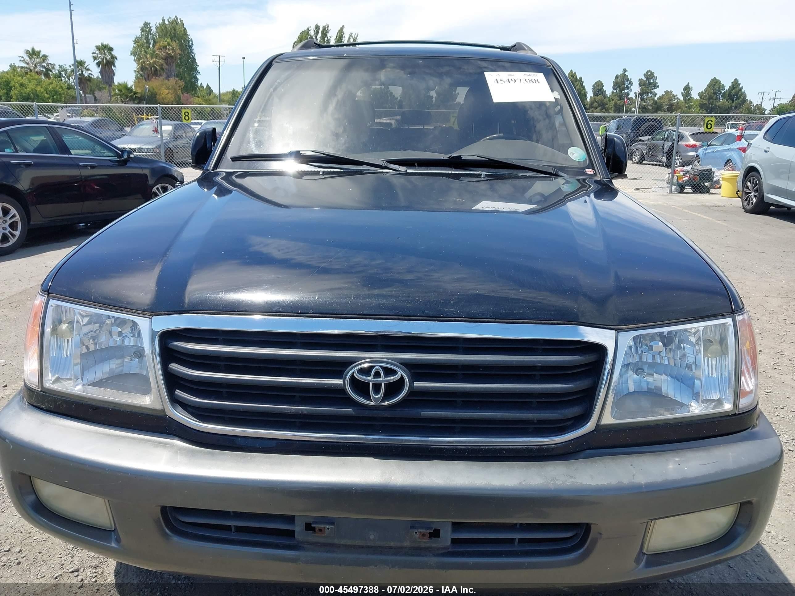 2000 Toyota Land Cruiser   Black vin: JT3HT05J8Y0105431