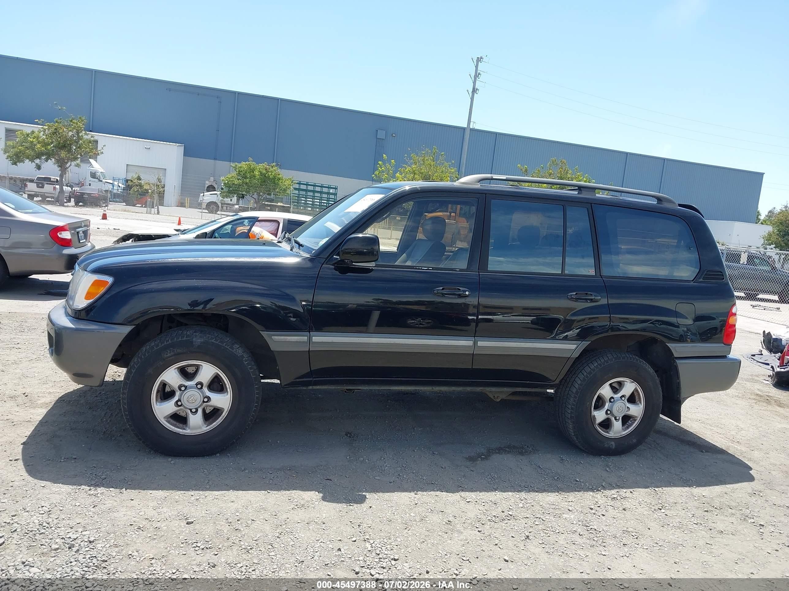 2000 Toyota Land Cruiser   Black vin: JT3HT05J8Y0105431