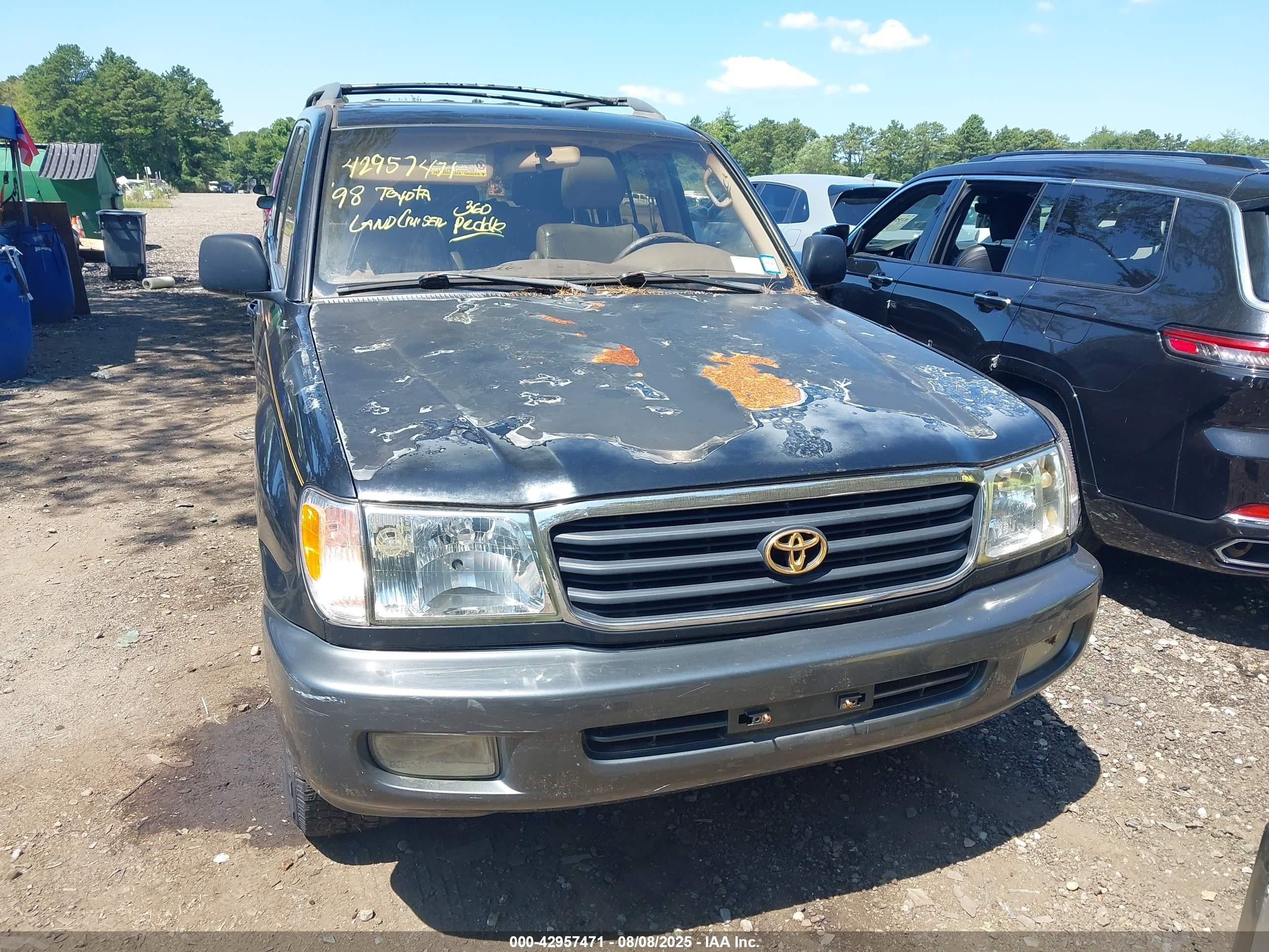 1998 Toyota Land Cruiser   Black vin: JT3HT05J9W0014035