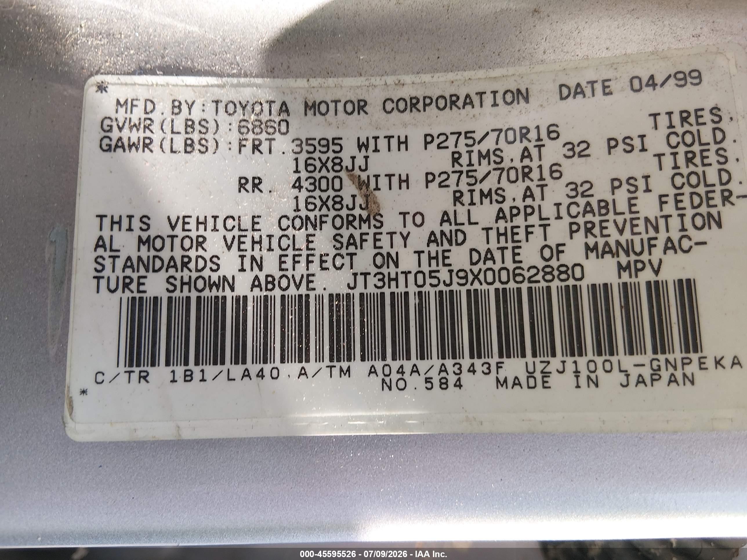 1999 Toyota Land Cruiser   Silver vin: JT3HT05J9X0062880