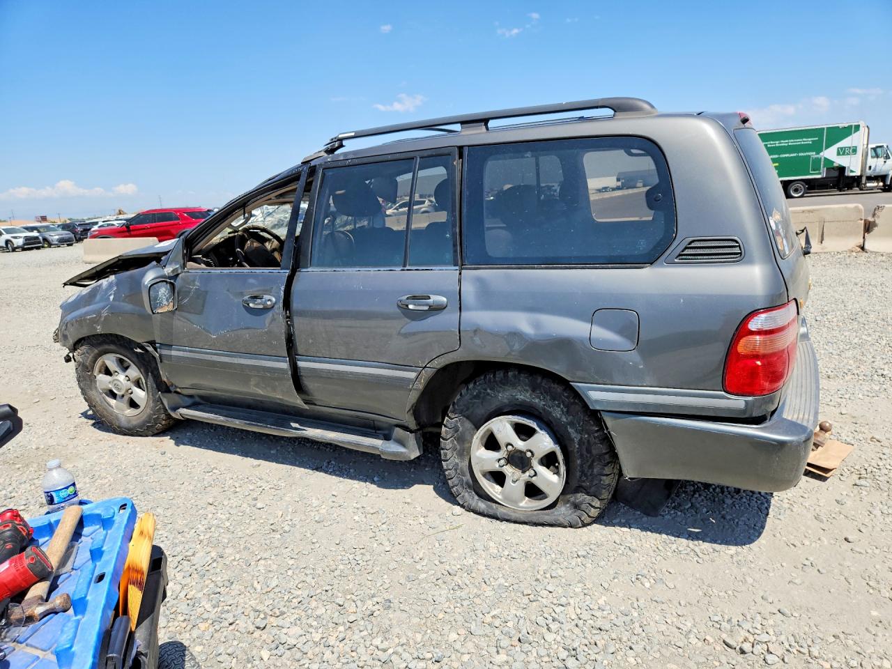 2000 Toyota Land Cruiser Base Gray vin: JT3HT05J9Y0098747
