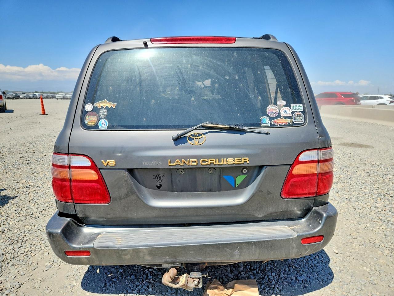 2000 Toyota Land Cruiser Base Gray vin: JT3HT05J9Y0098747