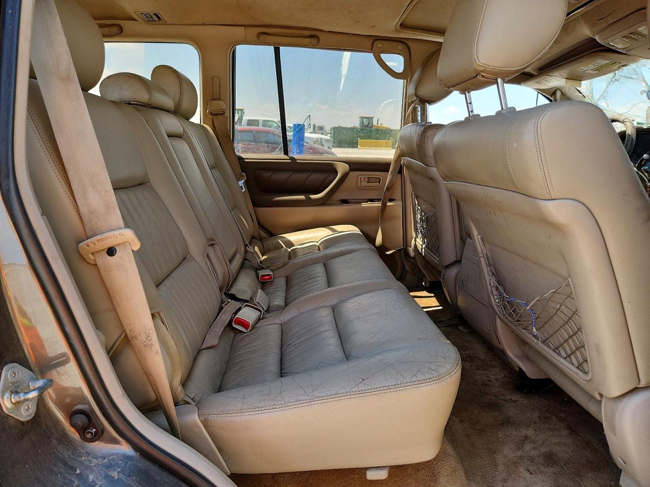 2000 Toyota Land Cruiser Base Gray vin: JT3HT05J9Y0098747