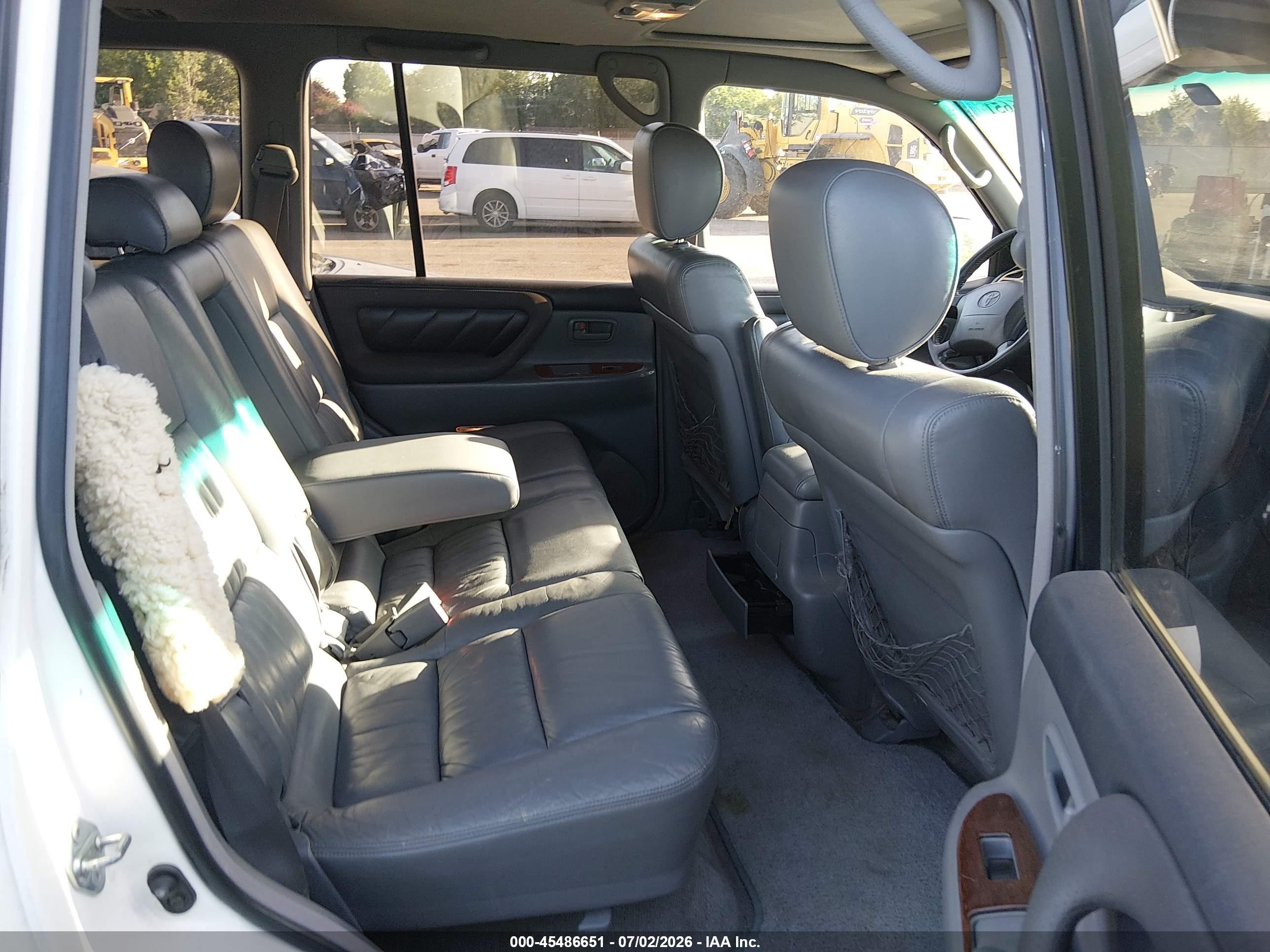 1999 Toyota Land Cruiser   White vin: JT3HT05JXX0044100