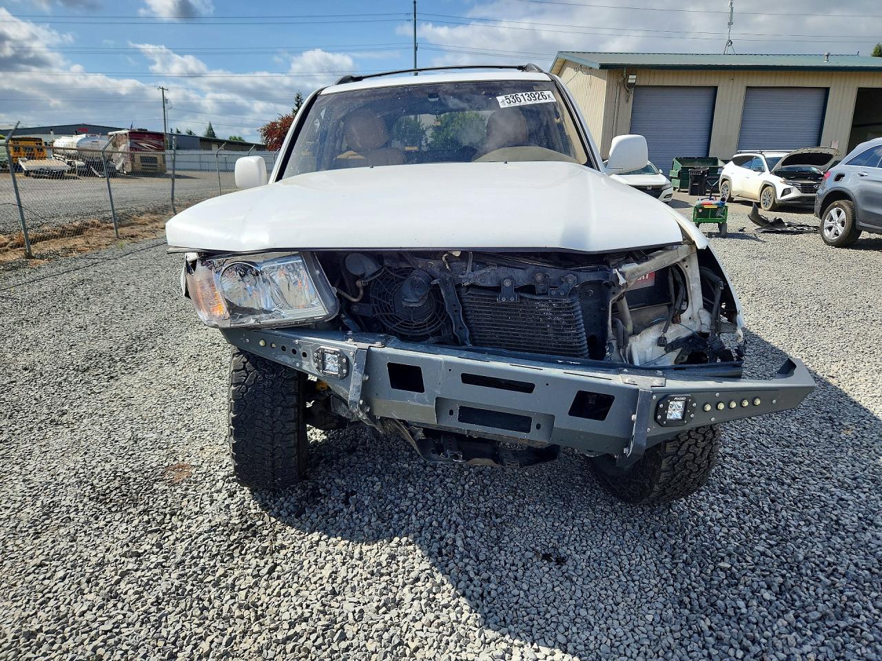 2000 Toyota Land Cruiser Base White vin: JT3HT05JXY0124644