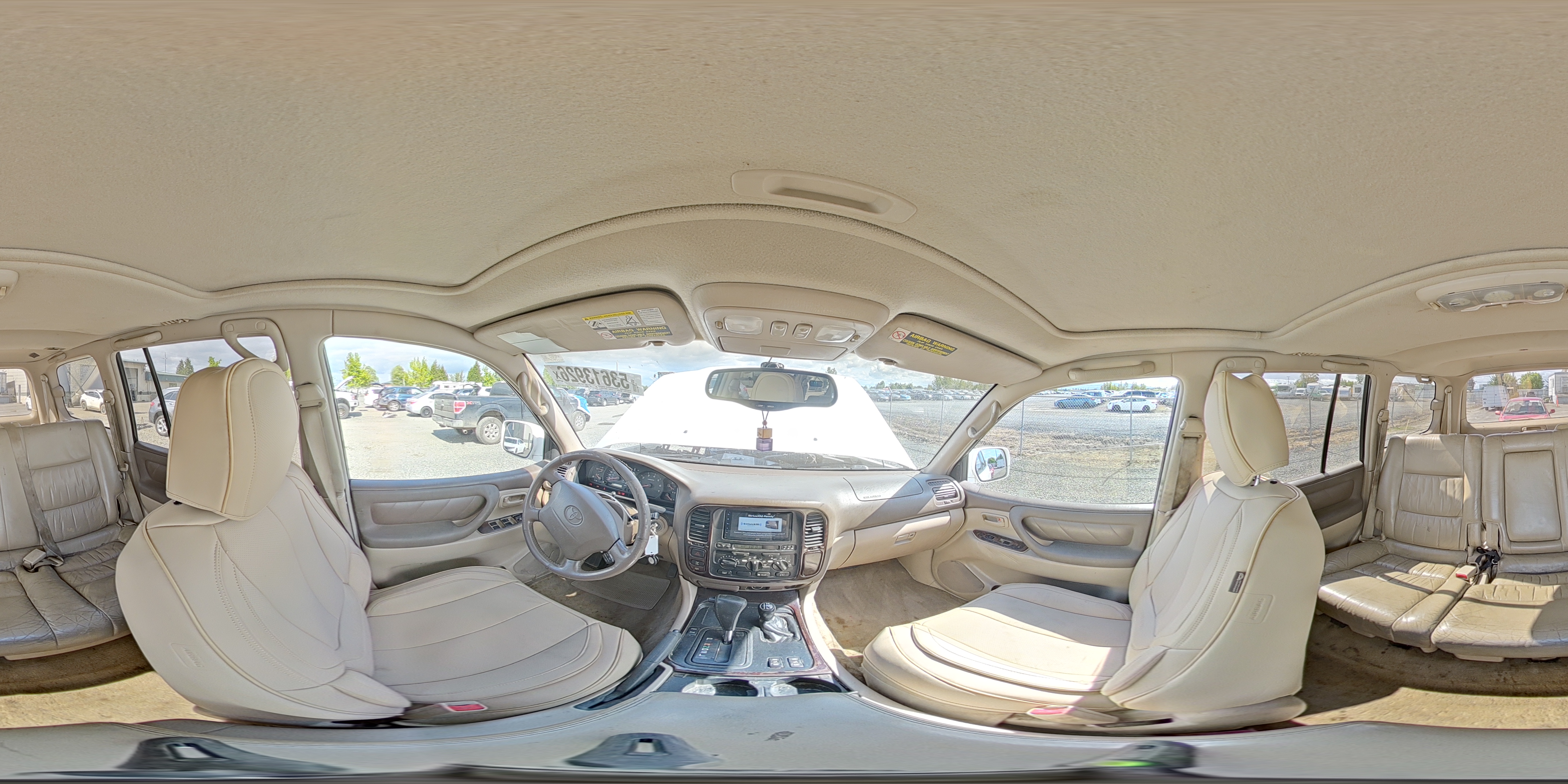2000 Toyota Land Cruiser Base White vin: JT3HT05JXY0124644
