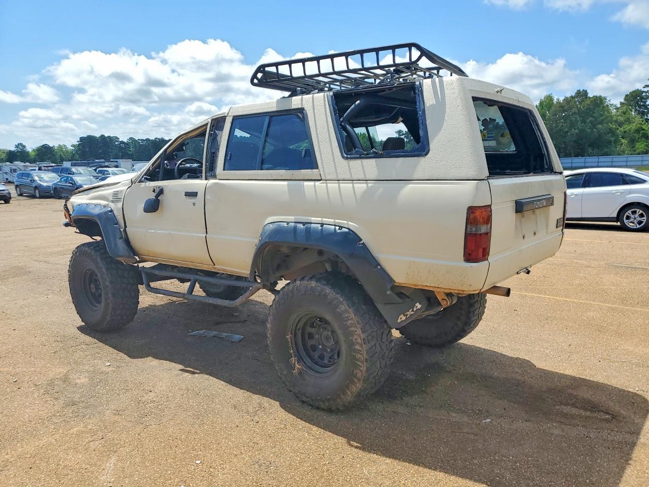 1984 Toyota 4runner Rn60 Кремовый vin: JT3RN65W7E5024951