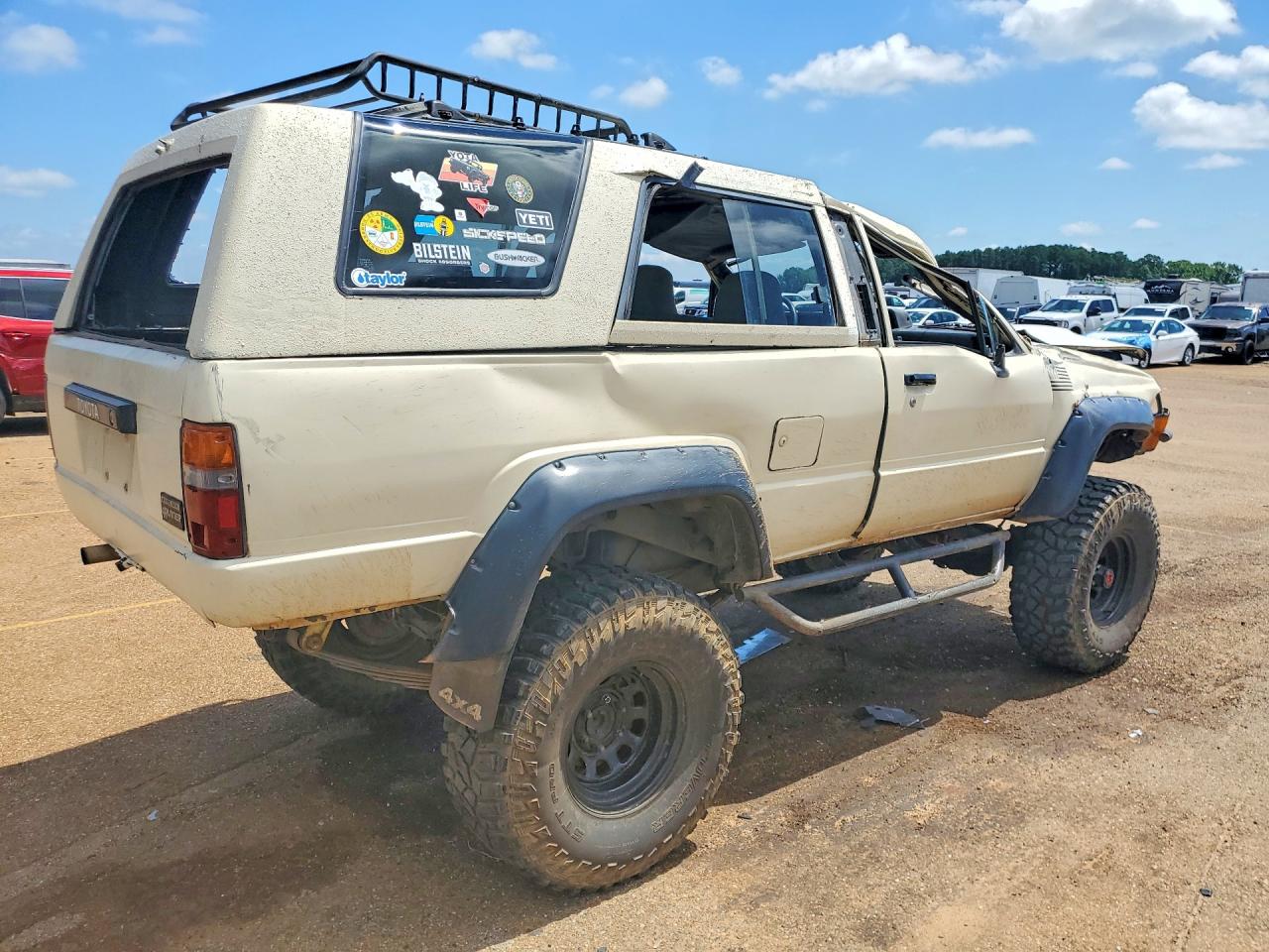 1984 Toyota 4runner Rn60 Кремовый vin: JT3RN65W7E5024951