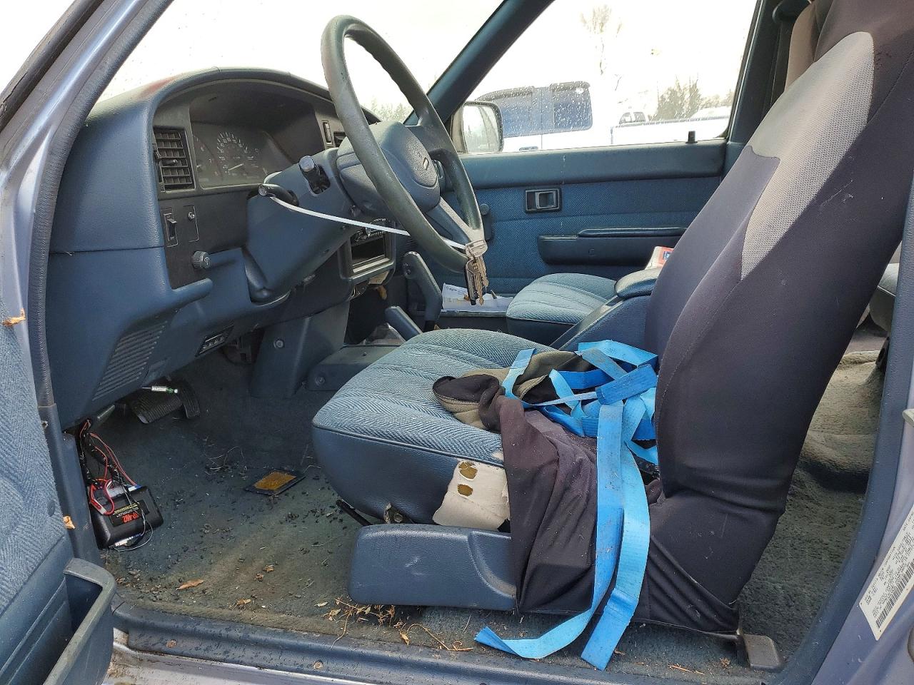1990 Toyota 4runner Sr5 V6 Blue vin: JT3VN39W2L8005131