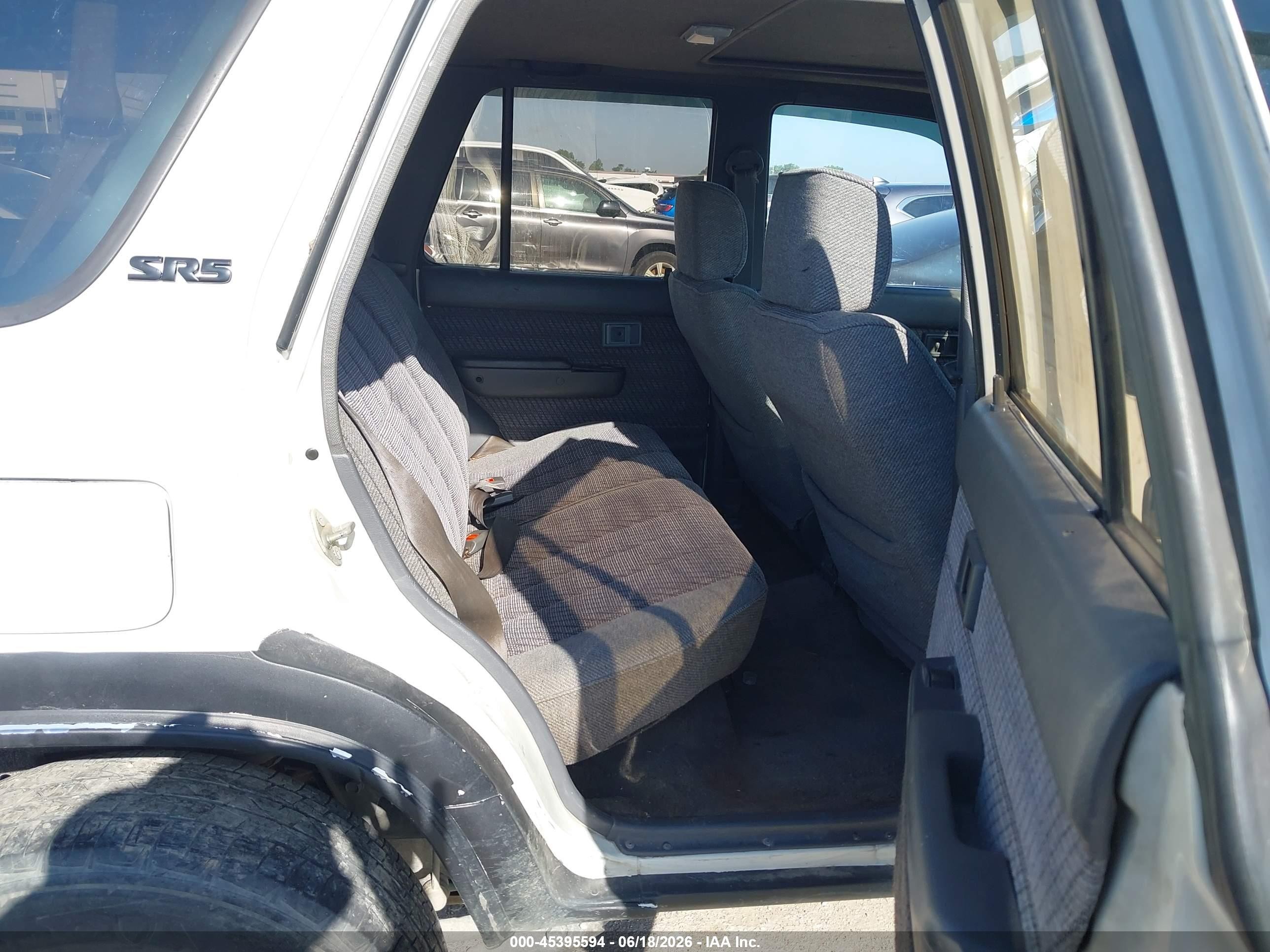 1993 Toyota 4runner Vn39 Sr5 White vin: JT3VN39W3P0122656